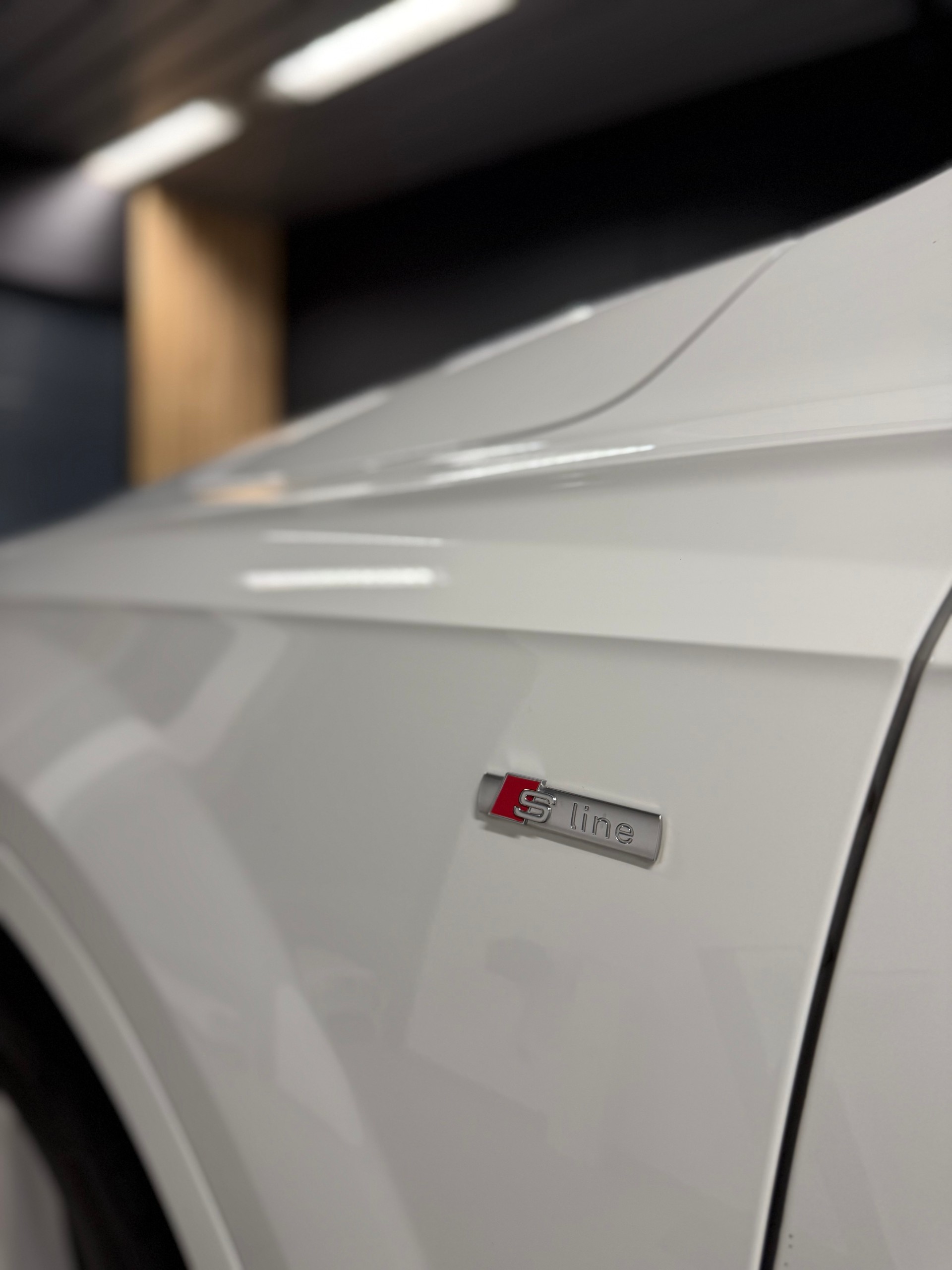 AUDI Q7 3.0 TDI quattro tiptronic S-Line! 1. Hand!-image-6