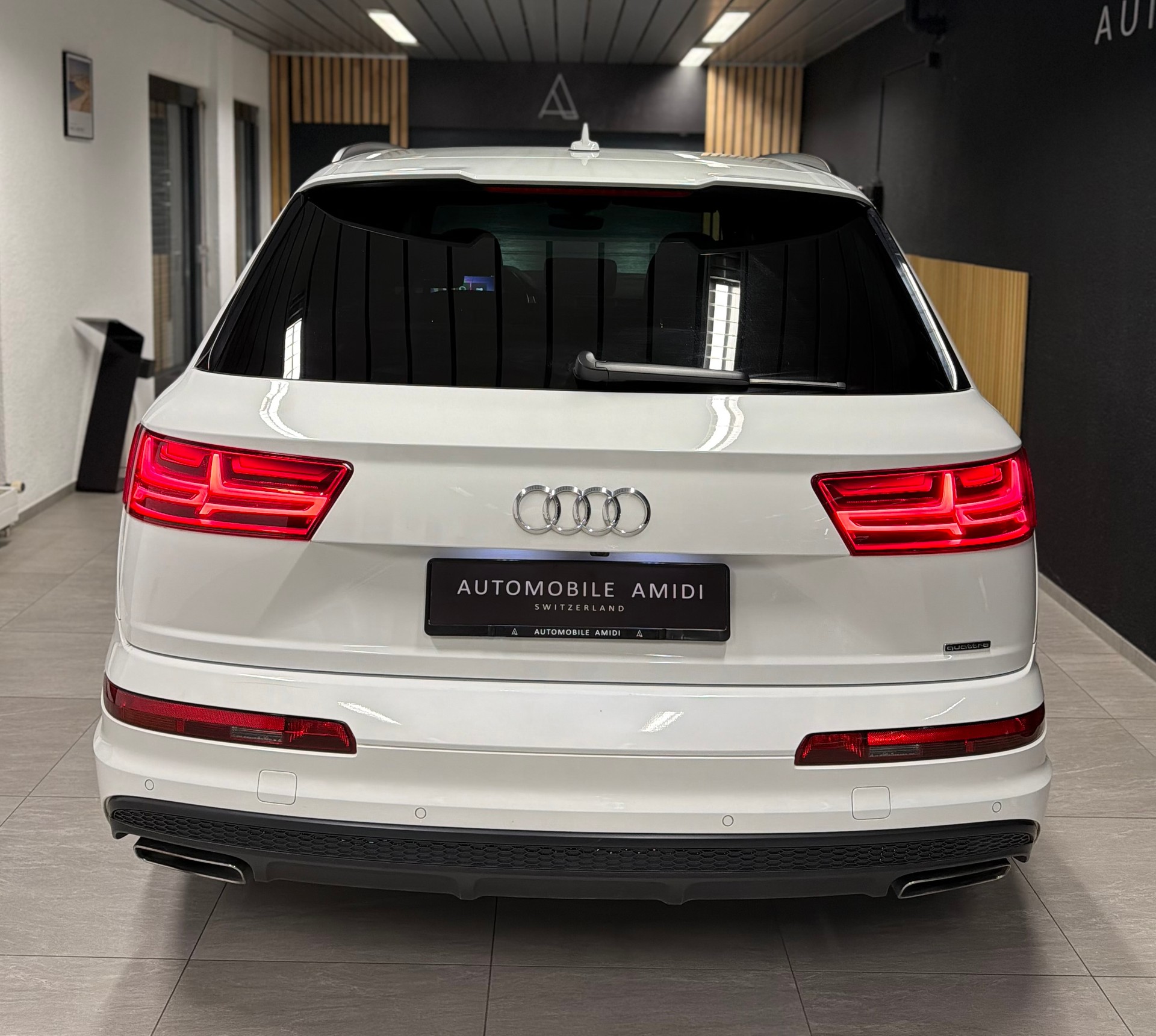 AUDI Q7 3.0 TDI quattro tiptronic S-Line! 1. Hand!-image-3