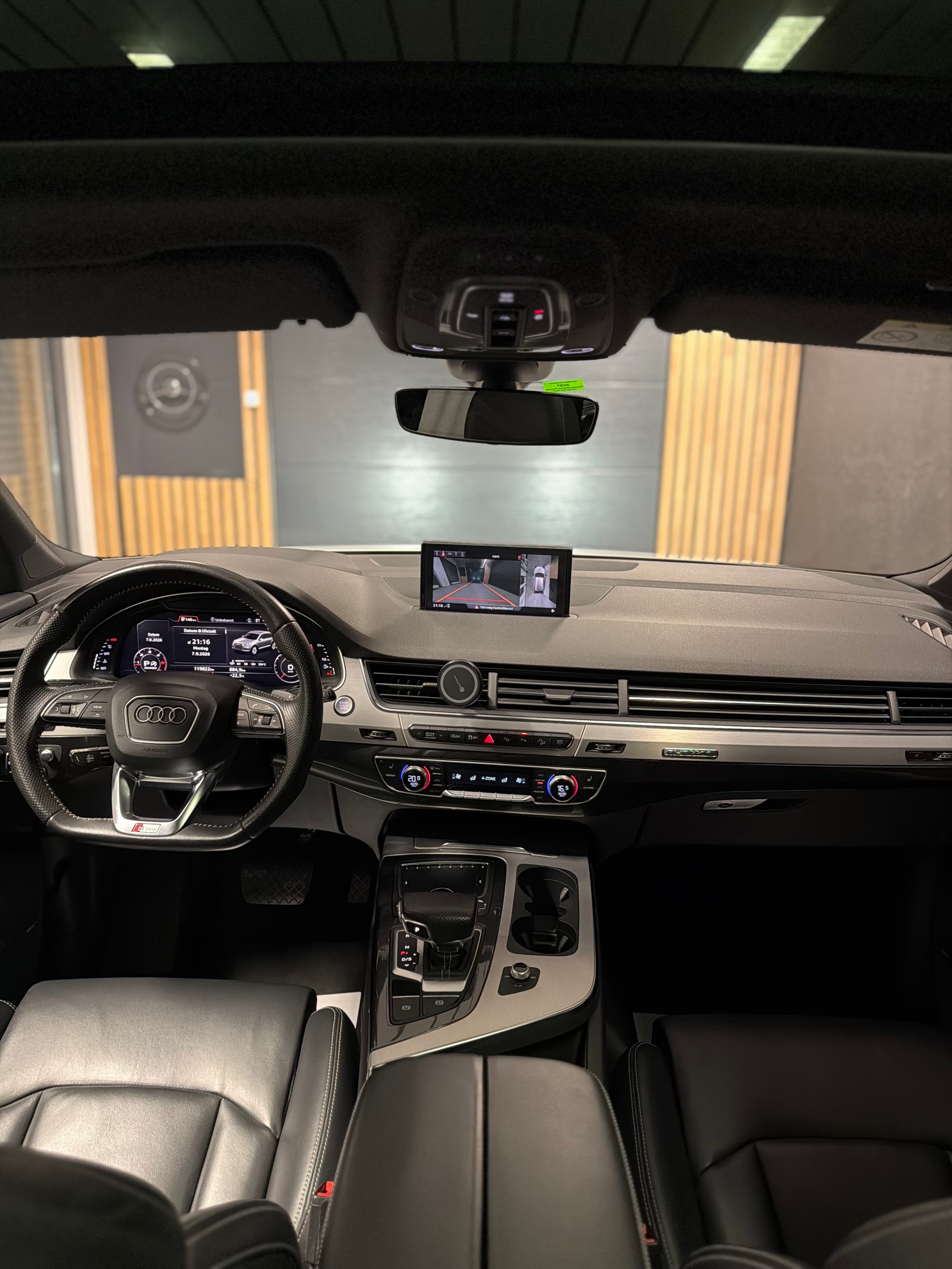 AUDI Q7 3.0 TDI quattro tiptronic S-Line! 1. Hand!-image-11