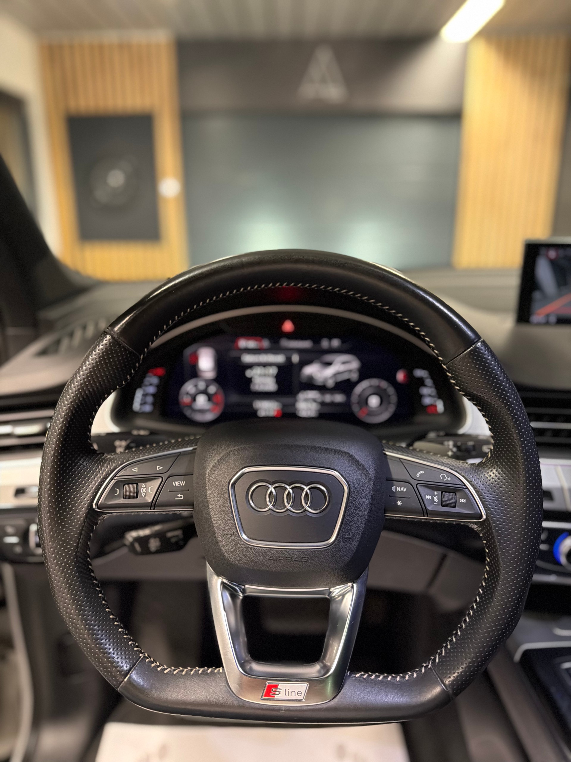 AUDI Q7 3.0 TDI quattro tiptronic S-Line! 1. Hand!-image-22
