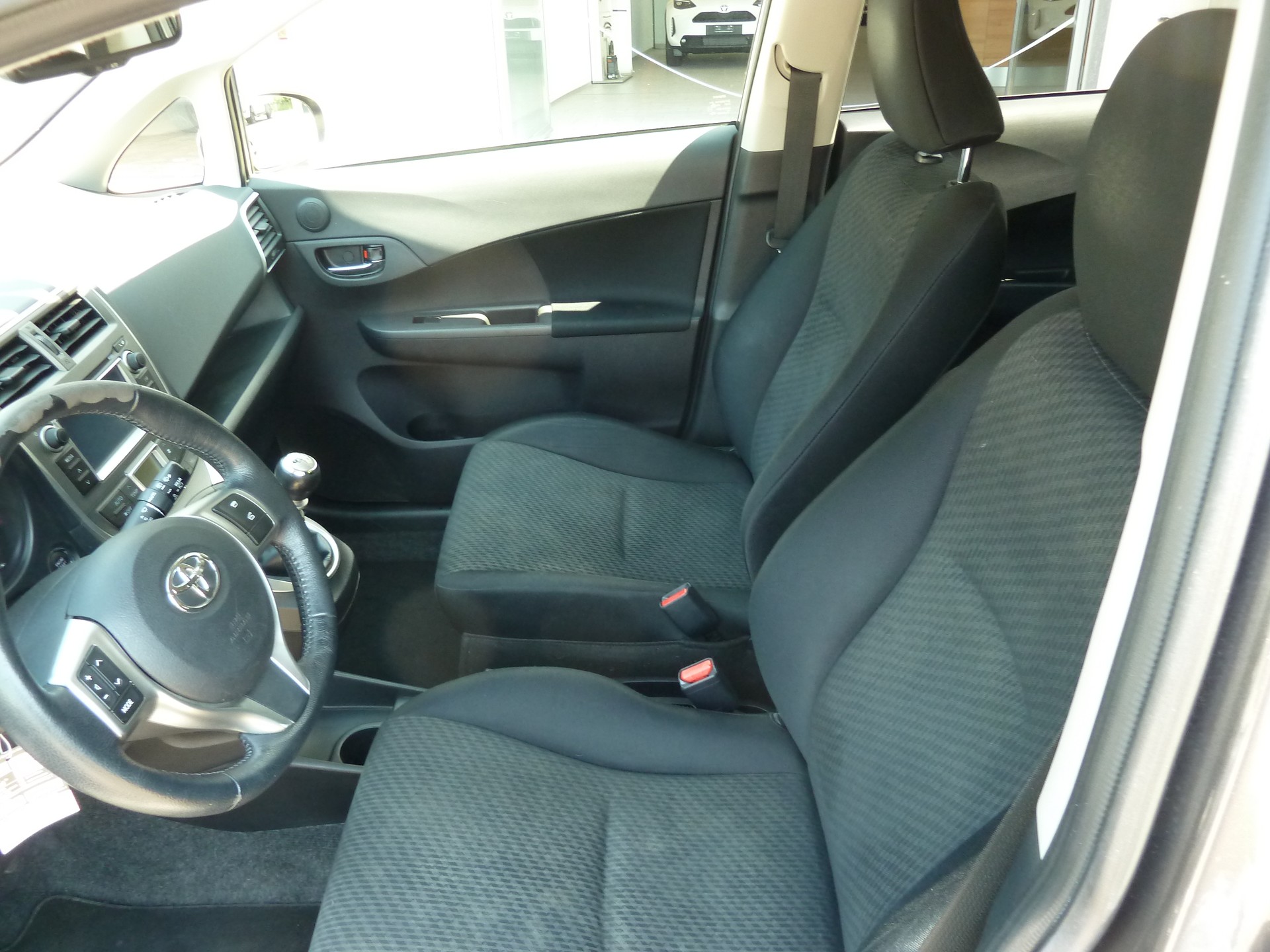 TOYOTA Verso-S 1.33 Linea Sol-image-11
