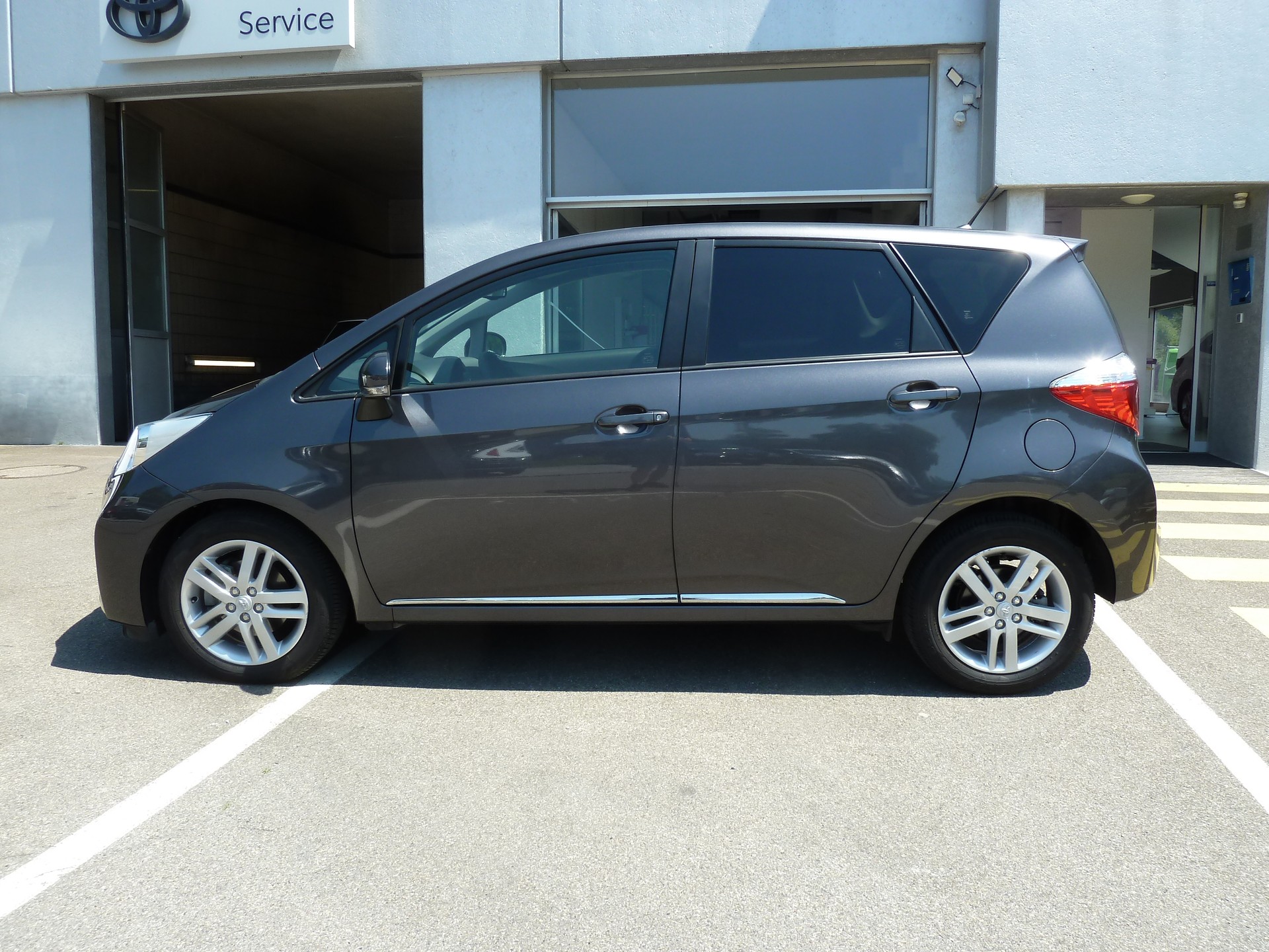 TOYOTA Verso-S 1.33 Linea Sol-image-3