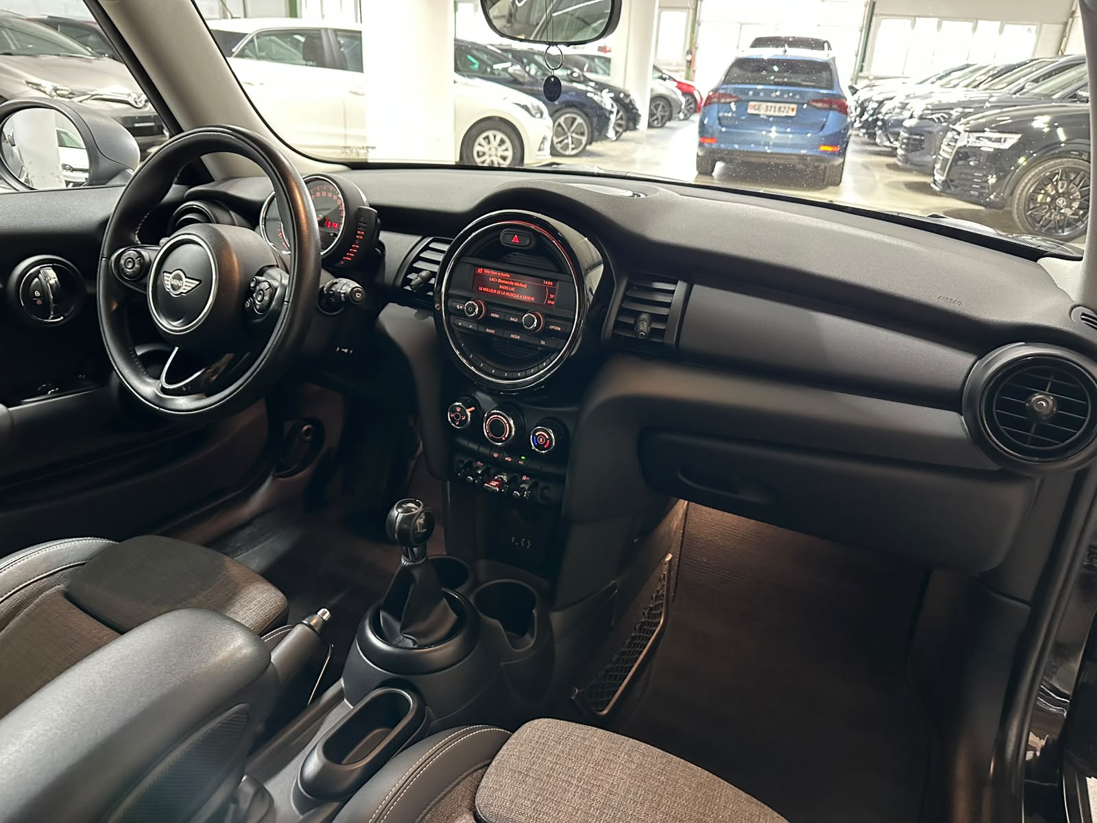 MINI One-image-10