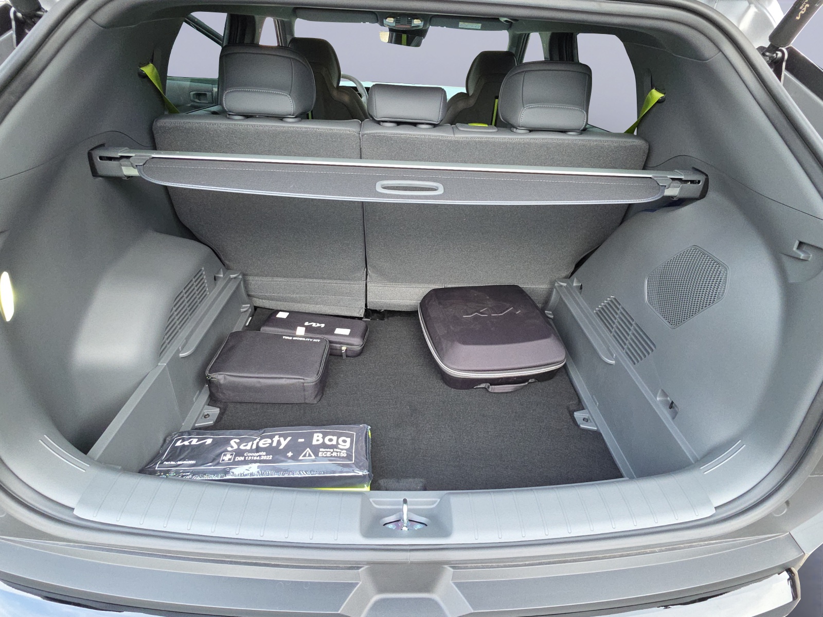 KIA EV3 81 kWh GT 4x4-image-12