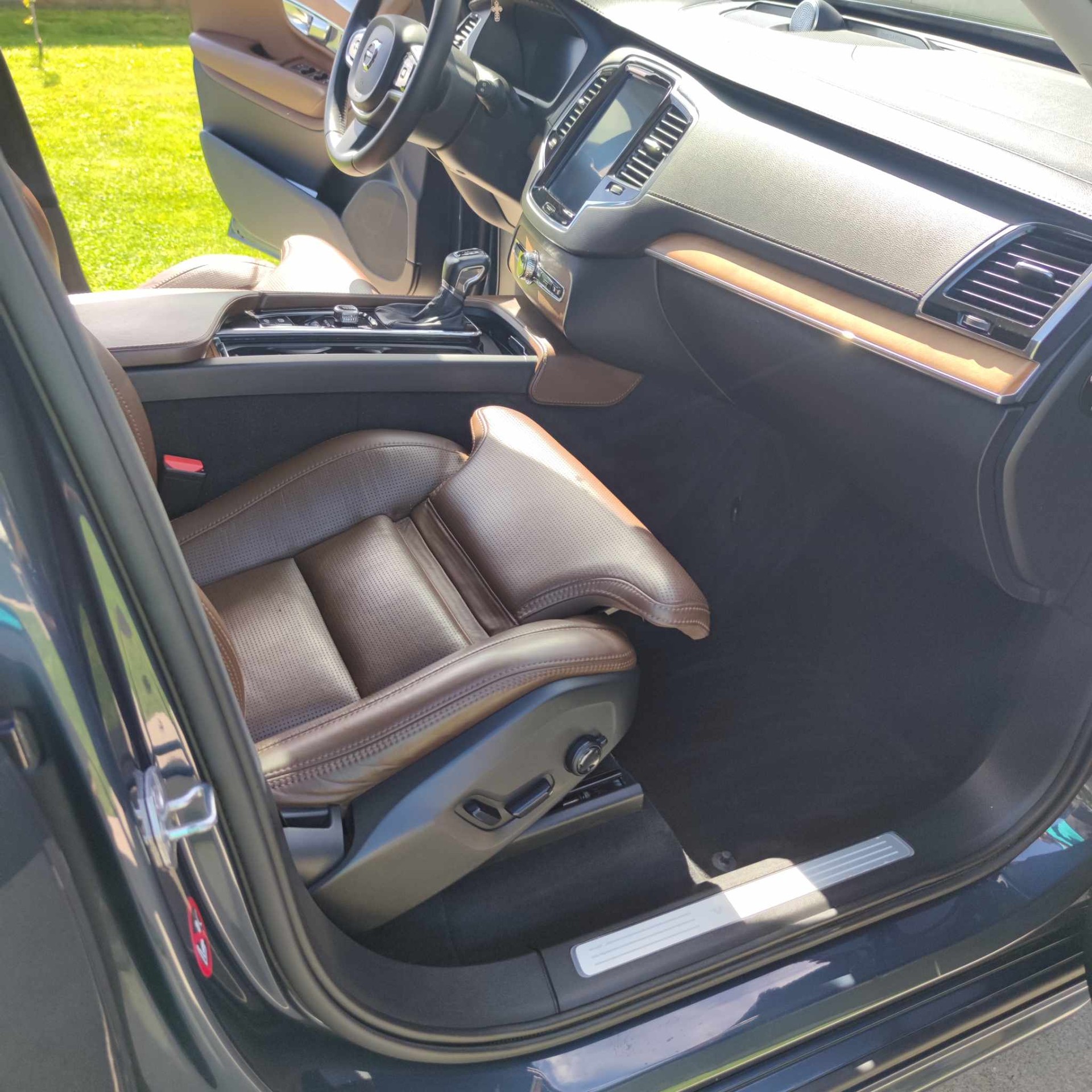 VOLVO 2.0 D5 Inscription 7P. AWD-image-2