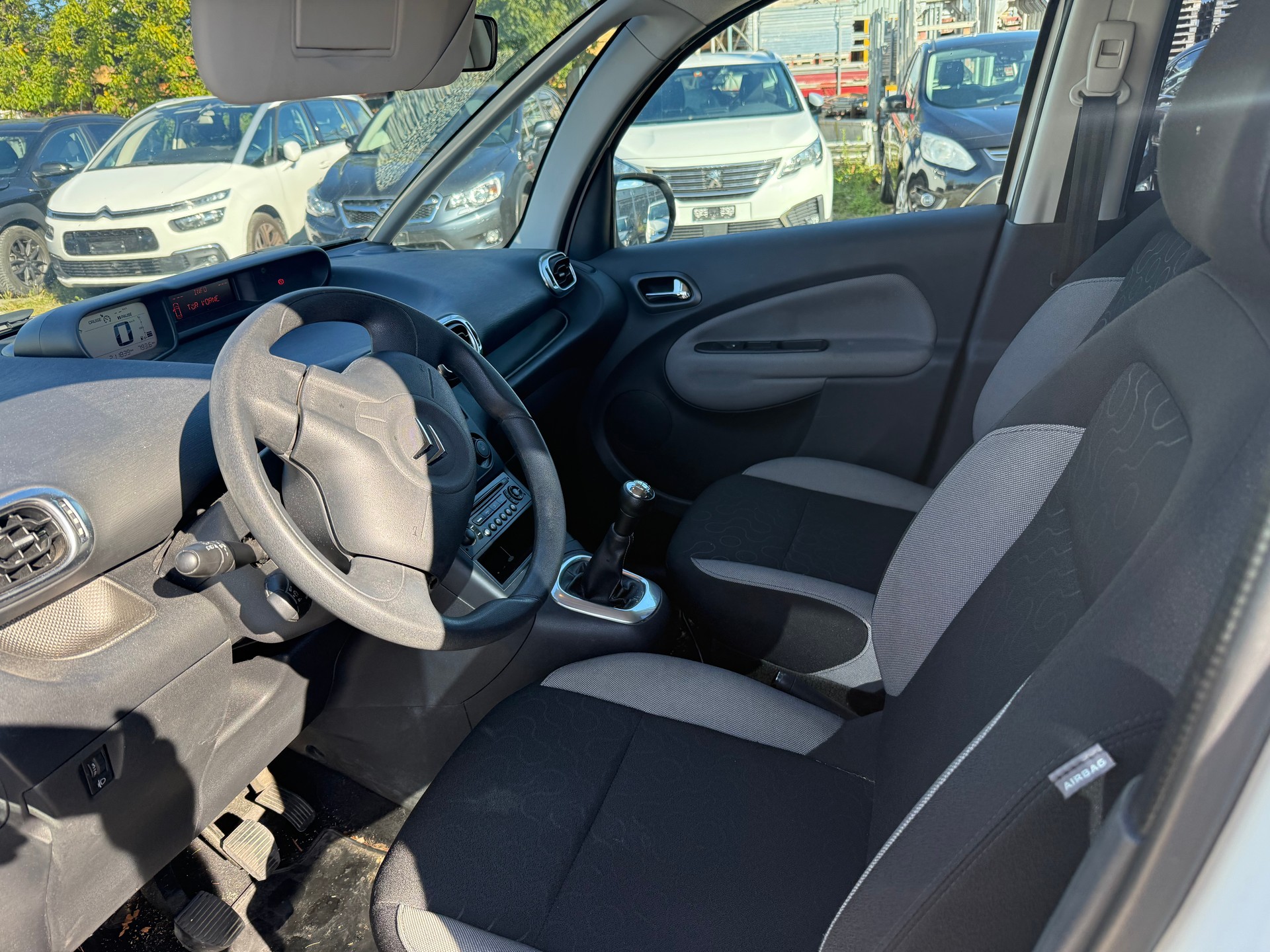 CITROEN C3 Picasso 1.6i 16V Séduction-image-8