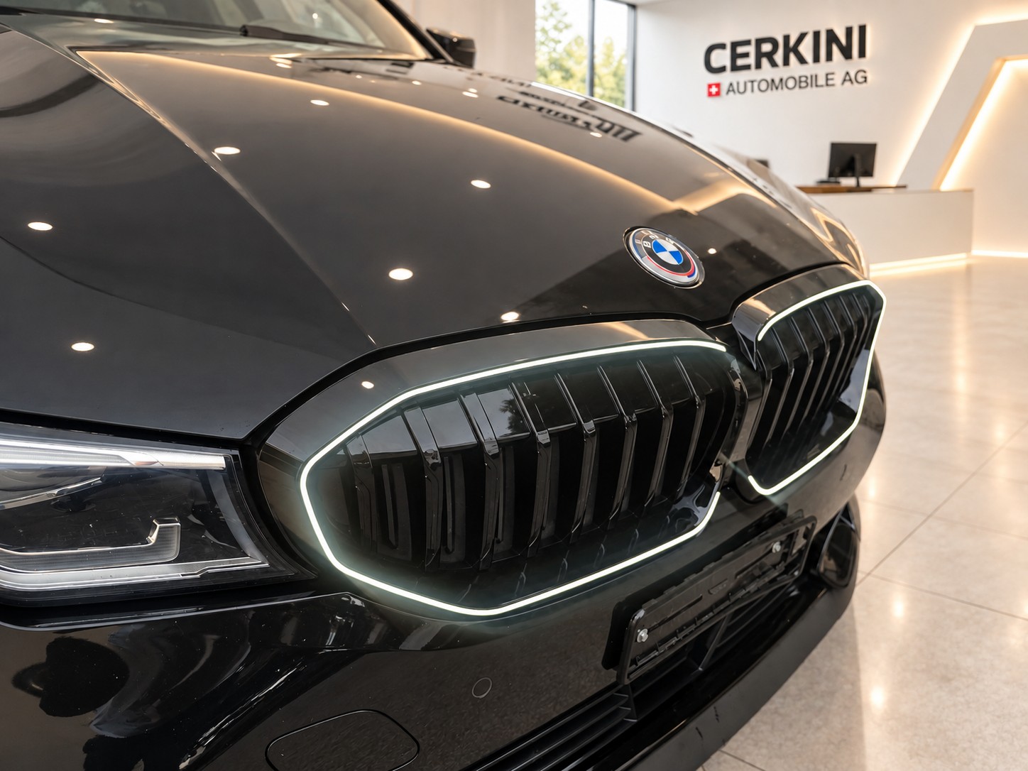 BMW 320d xDrive Touring Sport Line Steptronic *CH Fhz* JR Felgen* Rückfahrkamera* Leder * 8 Fach* Ambientenbeleuchtung* Xdrive*-image-3