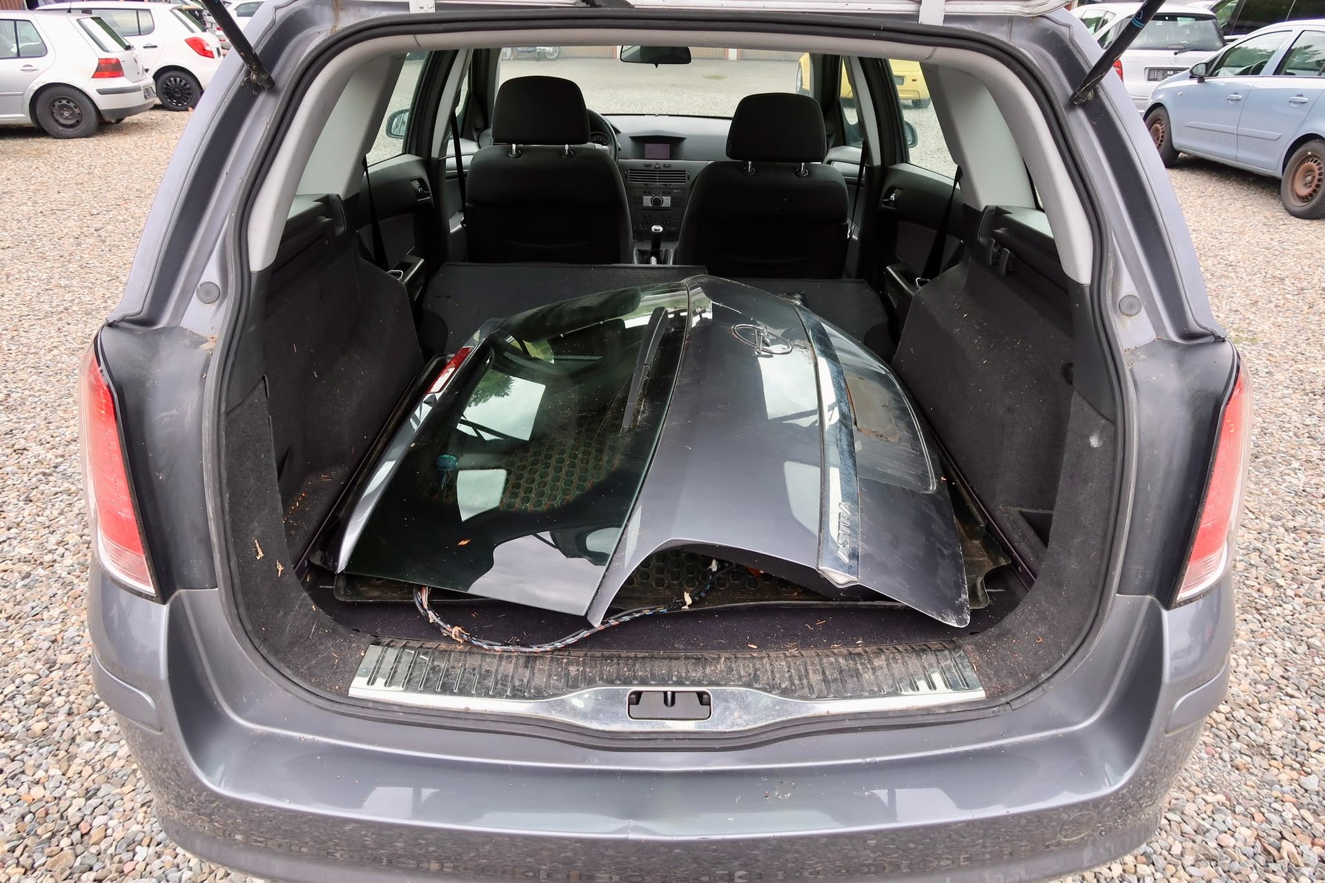 OPEL Astra Caravan 1.8i 16V Cosmo-image-8
