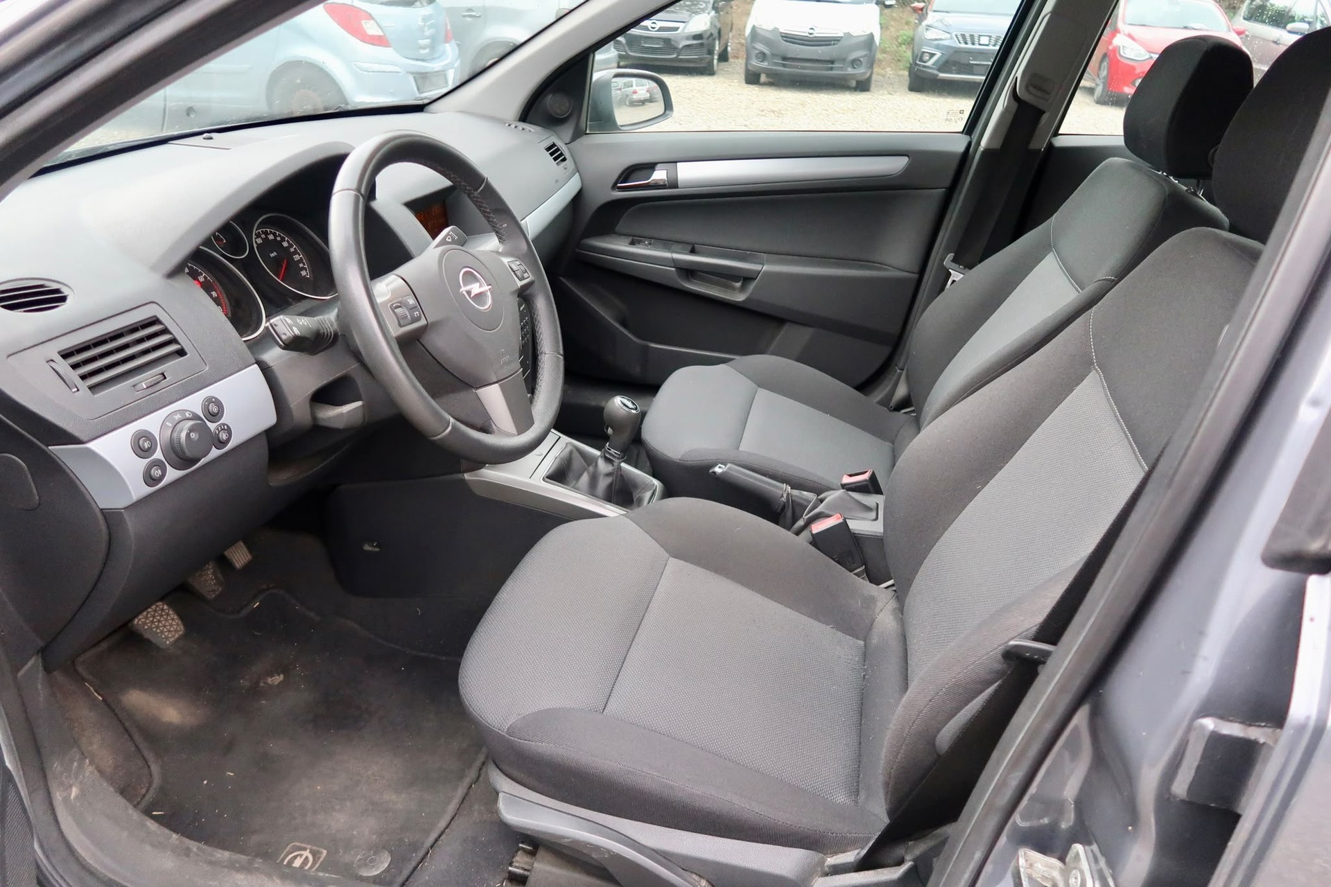 OPEL Astra Caravan 1.8i 16V Cosmo-image-5