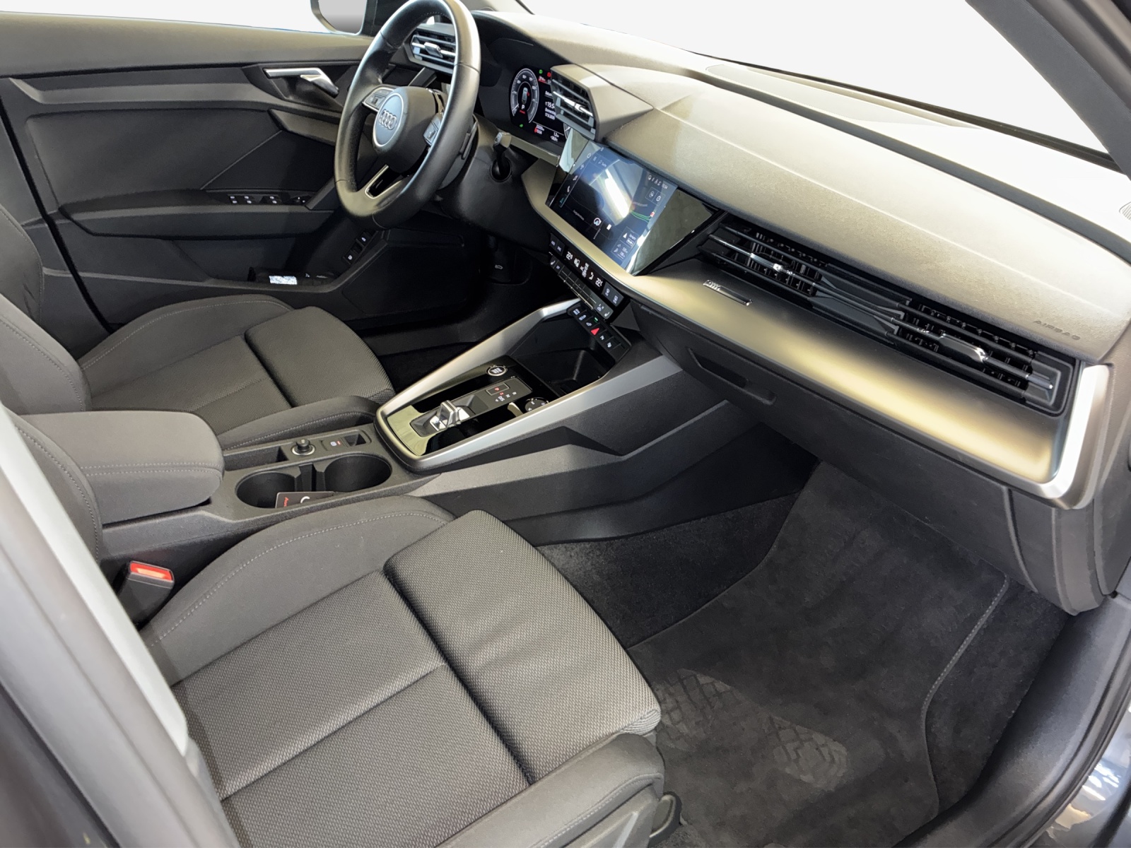 AUDI A3 Sportback 40 TFSI e advanced S-tronic-image-13