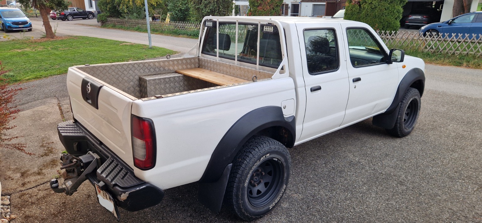 NISSAN 2.5 Di 4x4-image-1