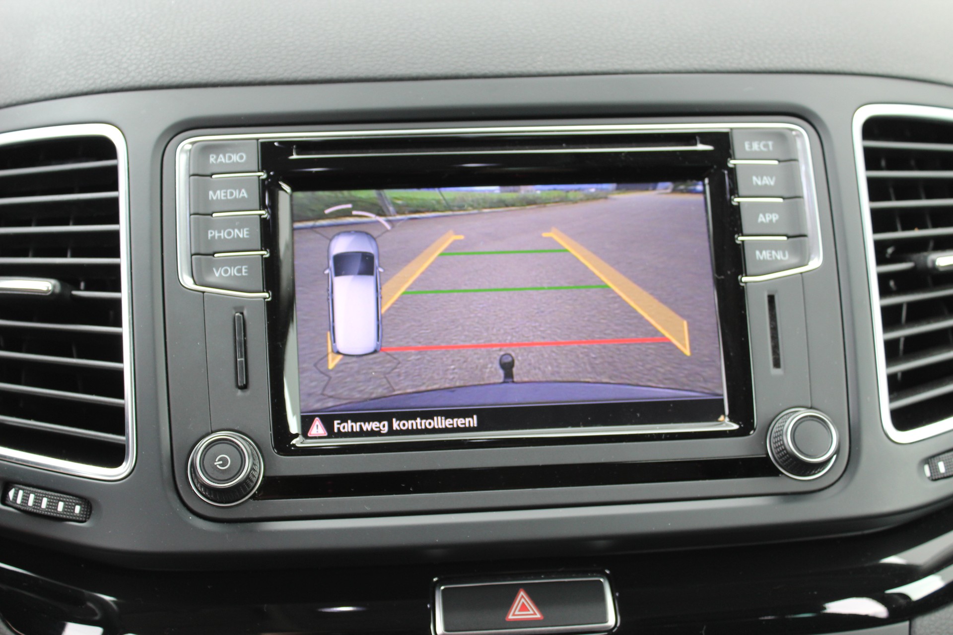 VW Sharan 1.4 TSI BlMT Highline DSG-image-11