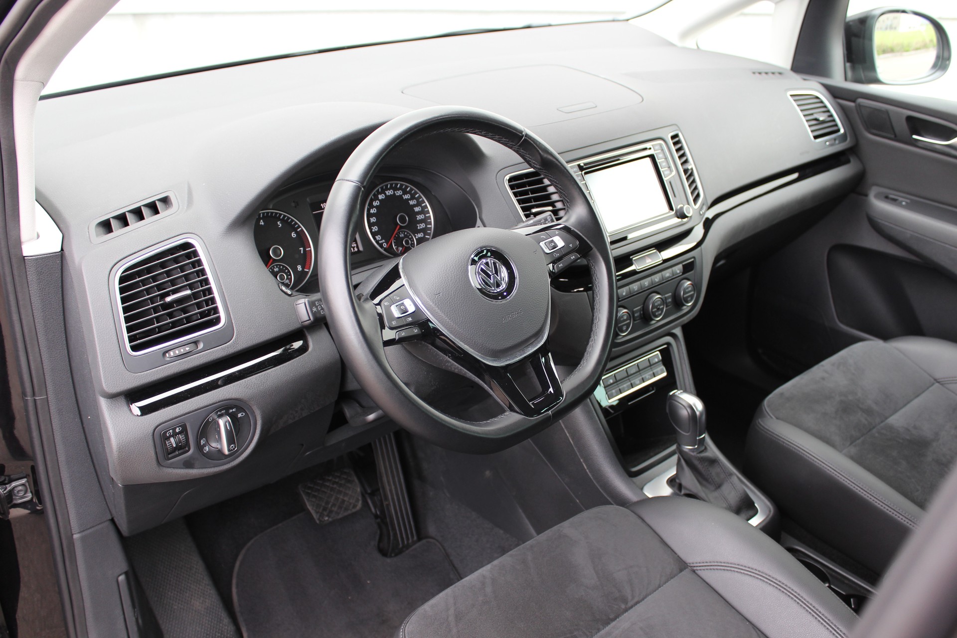 VW Sharan 1.4 TSI BlMT Highline DSG-image-6