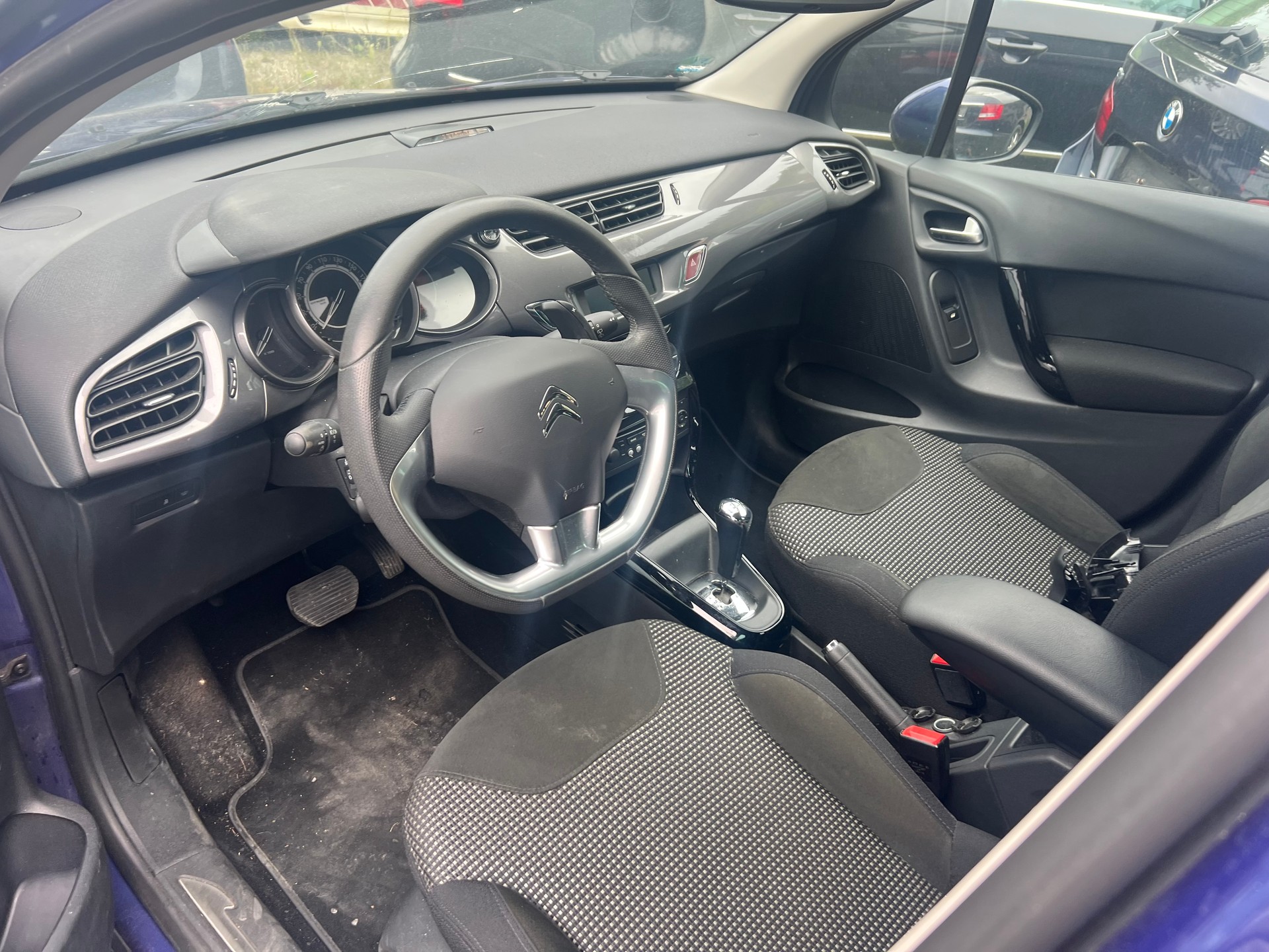 CITROEN C3 1.6 16V e-HDi Exclusive EGS6-image-9