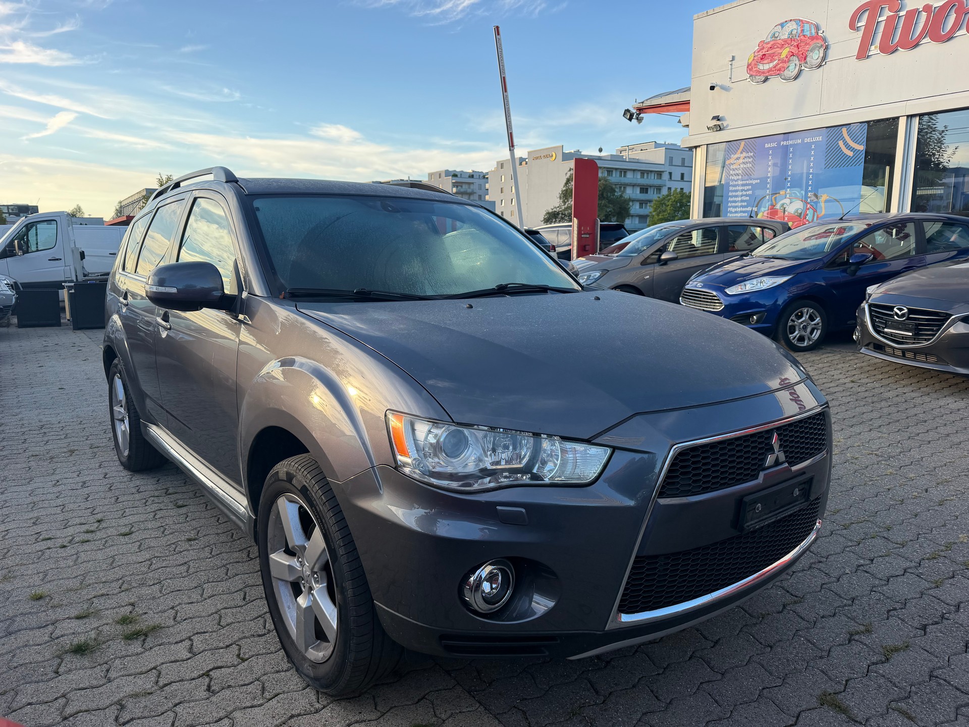 MITSUBISHI Outlander 2.2 DID Jubilé35 4WD TC-SST-image-1