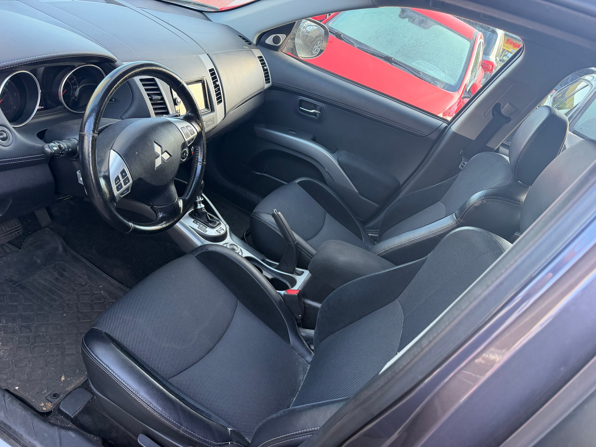 MITSUBISHI Outlander 2.2 DID Jubilé35 4WD TC-SST-image-6