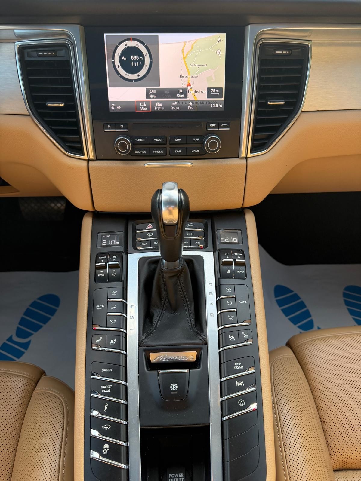 PORSCHE Macan Turbo PDK-image-10