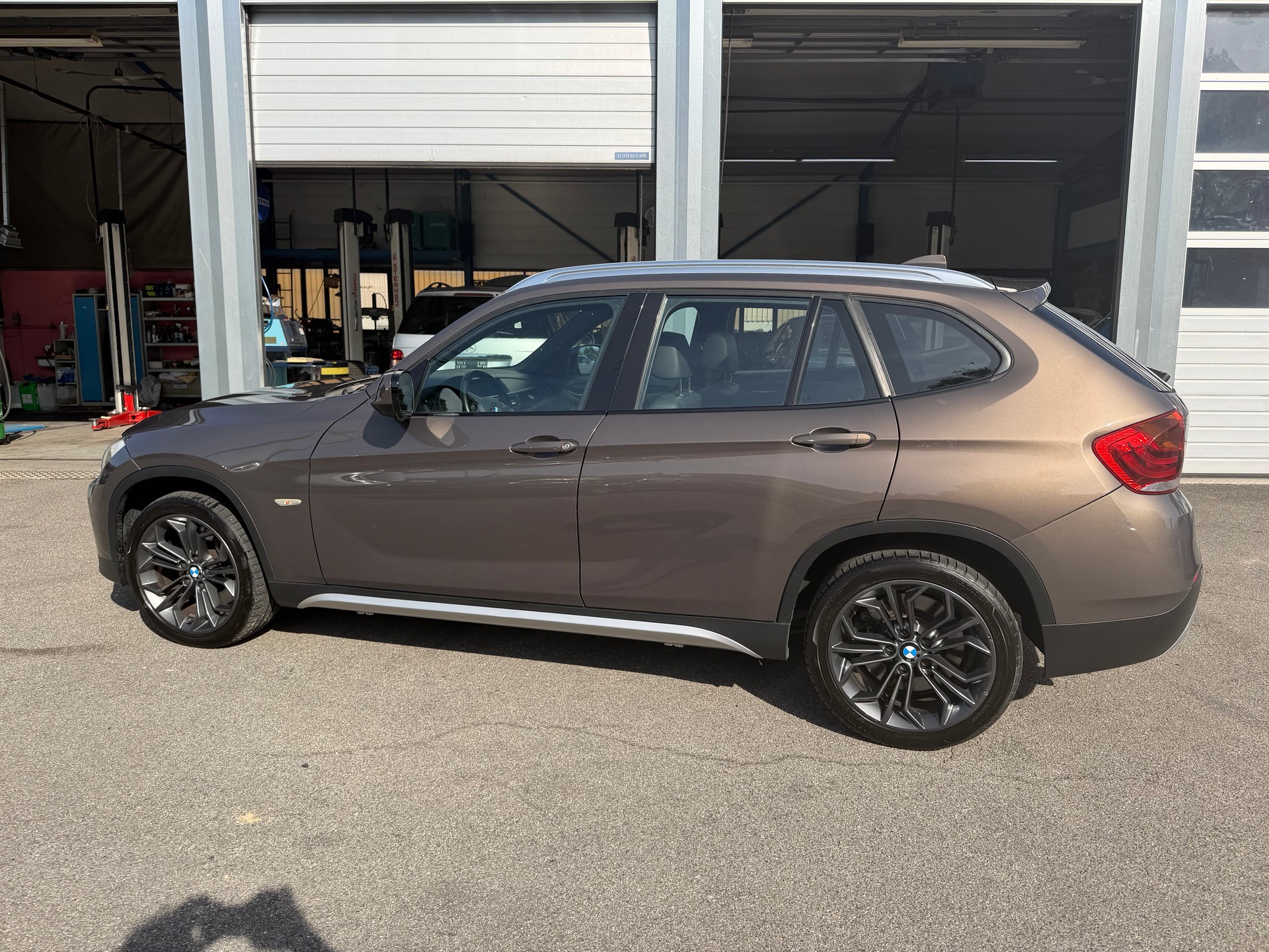 BMW X1 xDrive 28i Steptronic-image-7