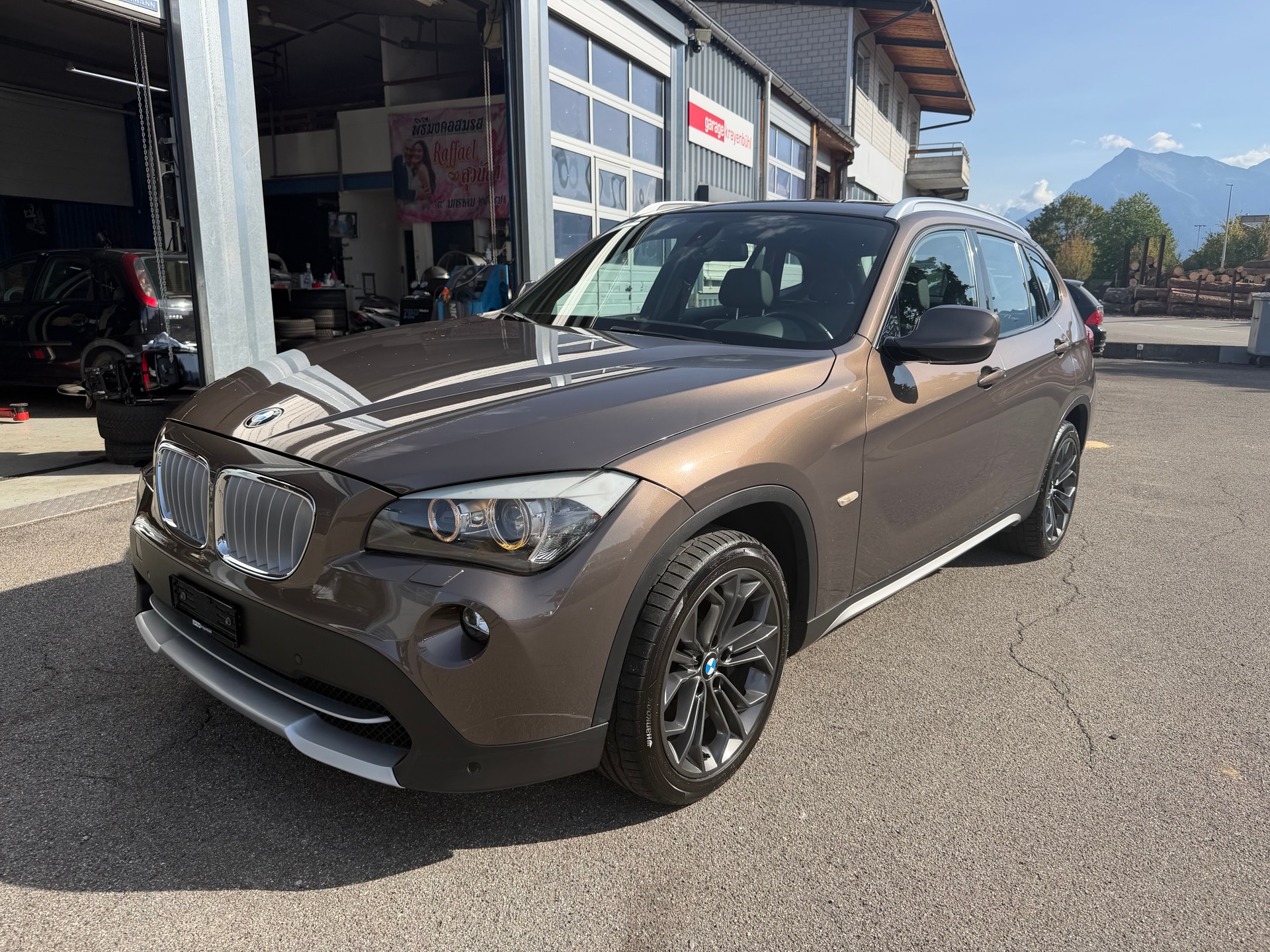 BMW X1 xDrive 28i Steptronic-image-0