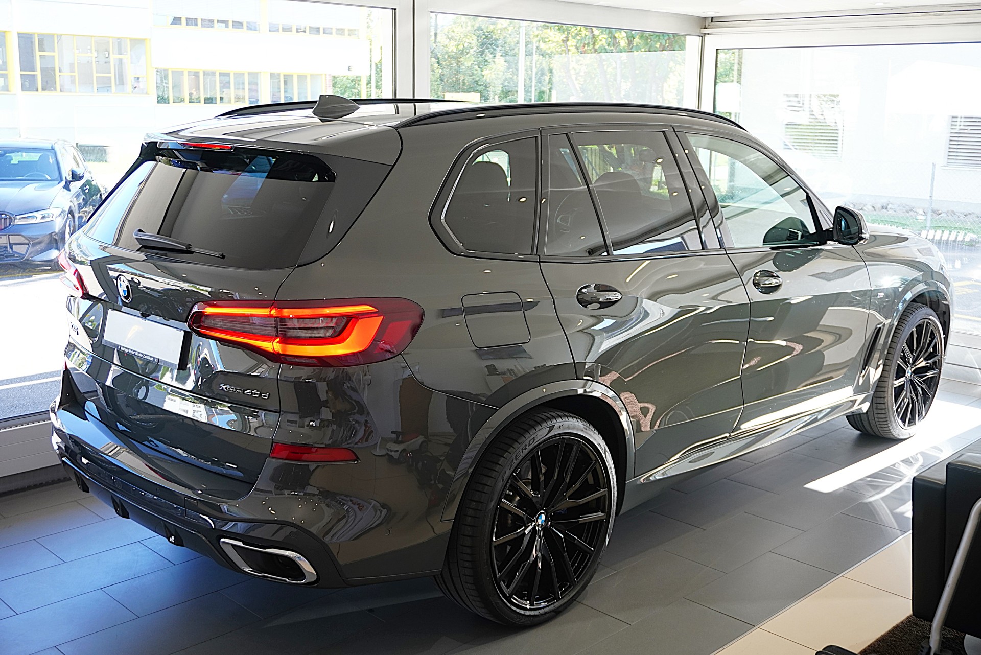 BMW X5 xDrive 48V 40d M Sport Steptronic-image-4