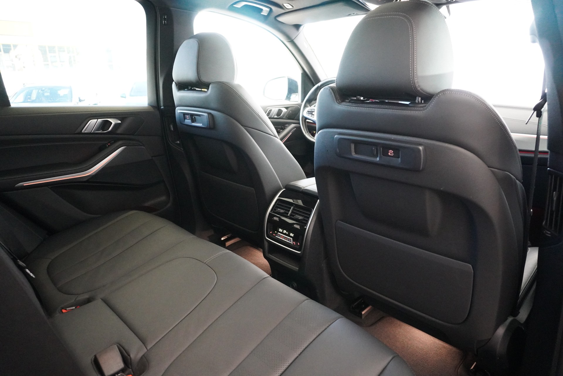 BMW X5 xDrive 48V 40d M Sport Steptronic-image-16