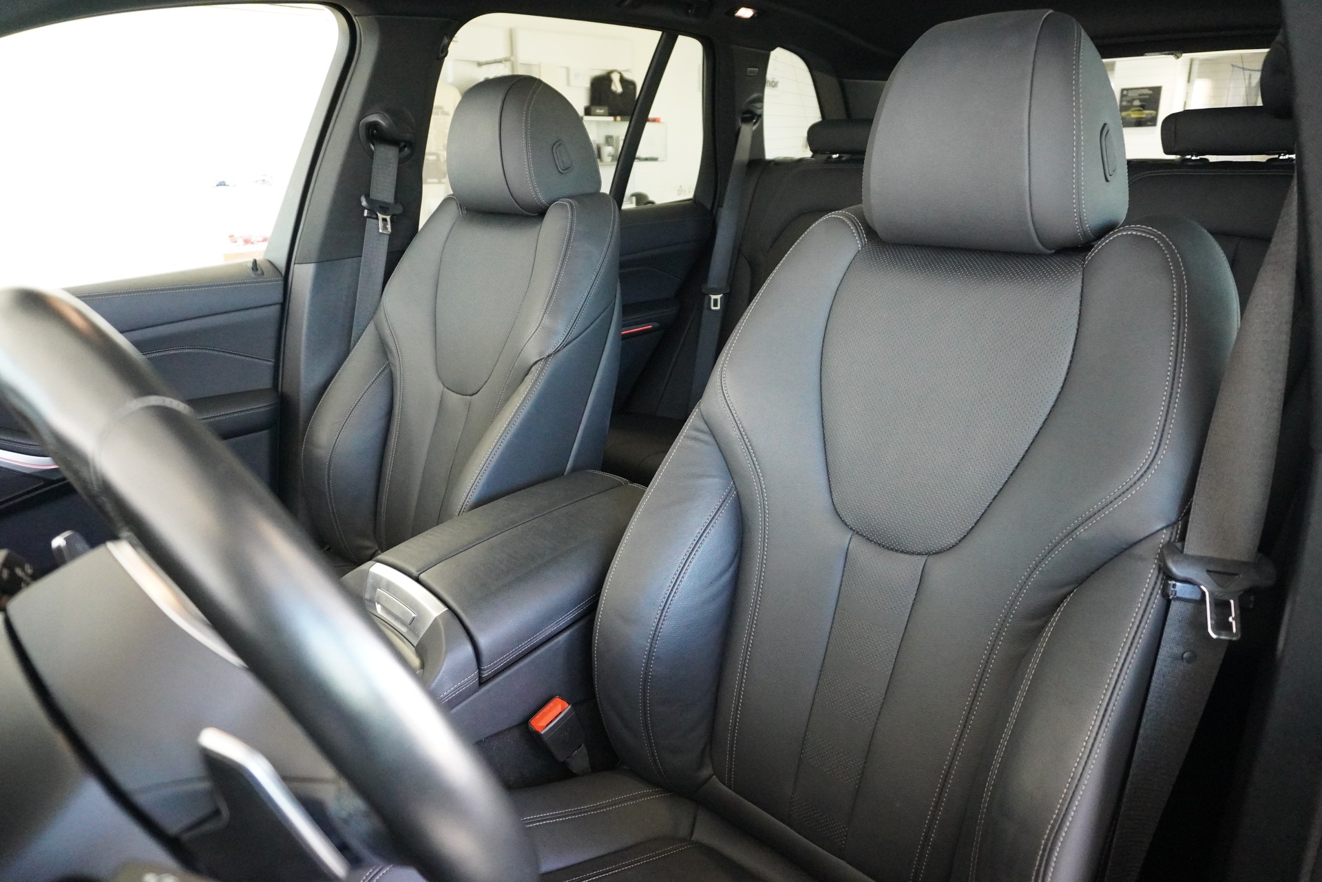 BMW X5 xDrive 48V 40d M Sport Steptronic-image-13