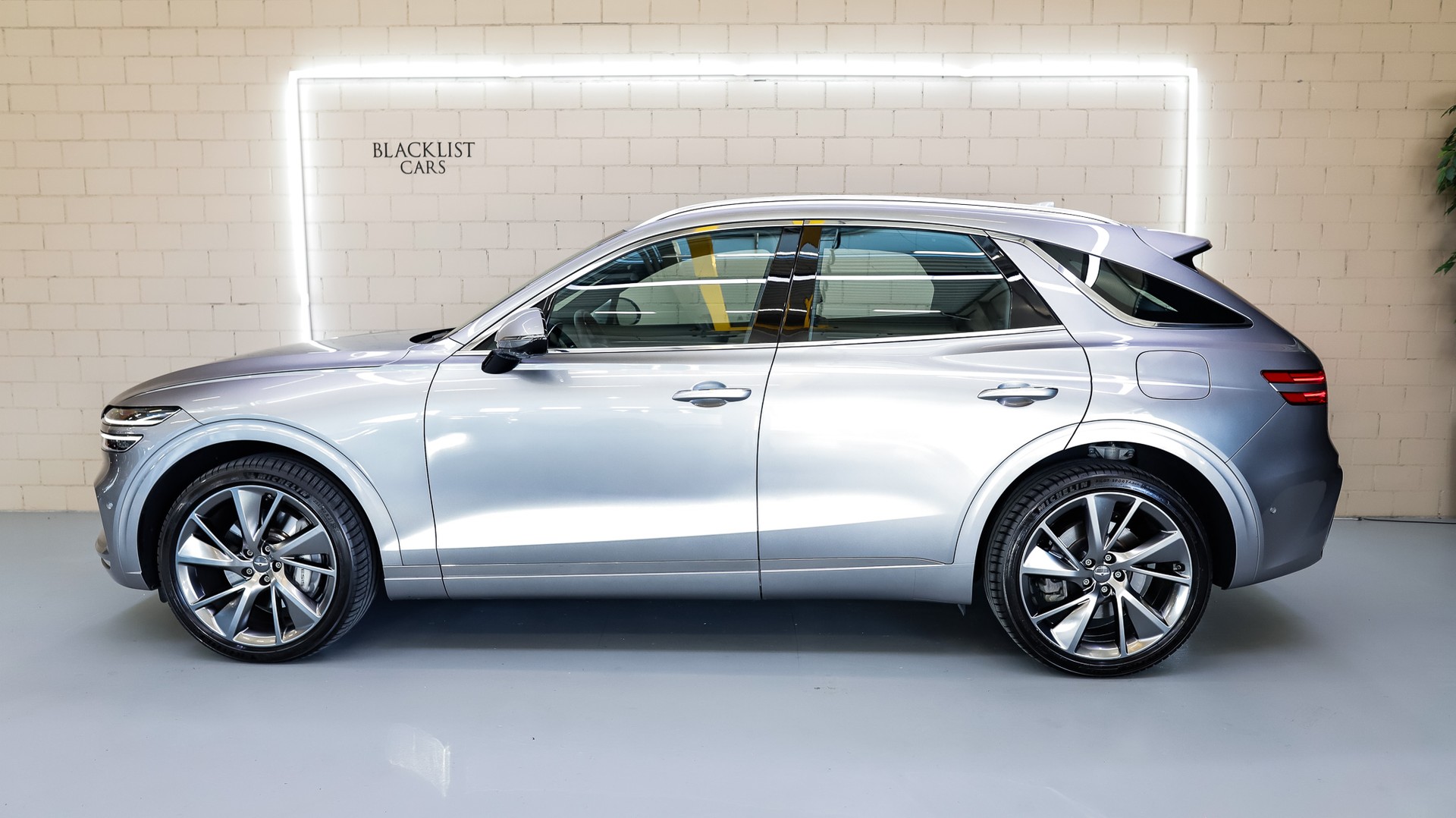 GENESIS GV70 2.5 TGDI Luxury AT8 AWD * Savile Silver*-image-3
