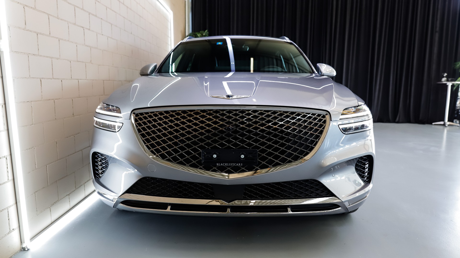 GENESIS GV70 2.5 TGDI Luxury AT8 AWD * Savile Silver*-image-2
