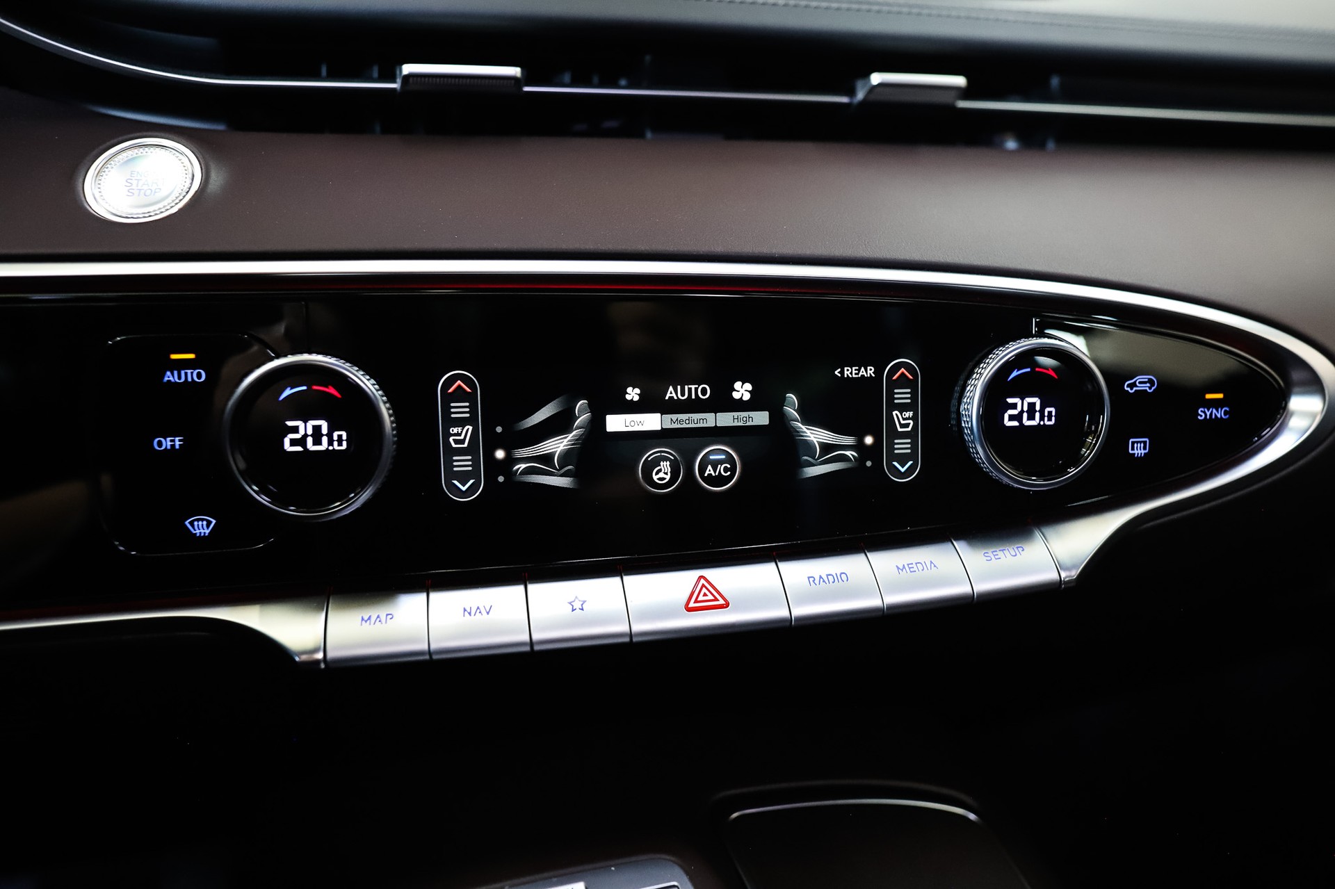 GENESIS GV70 2.5 TGDI Luxury AT8 AWD * Savile Silver*-image-11