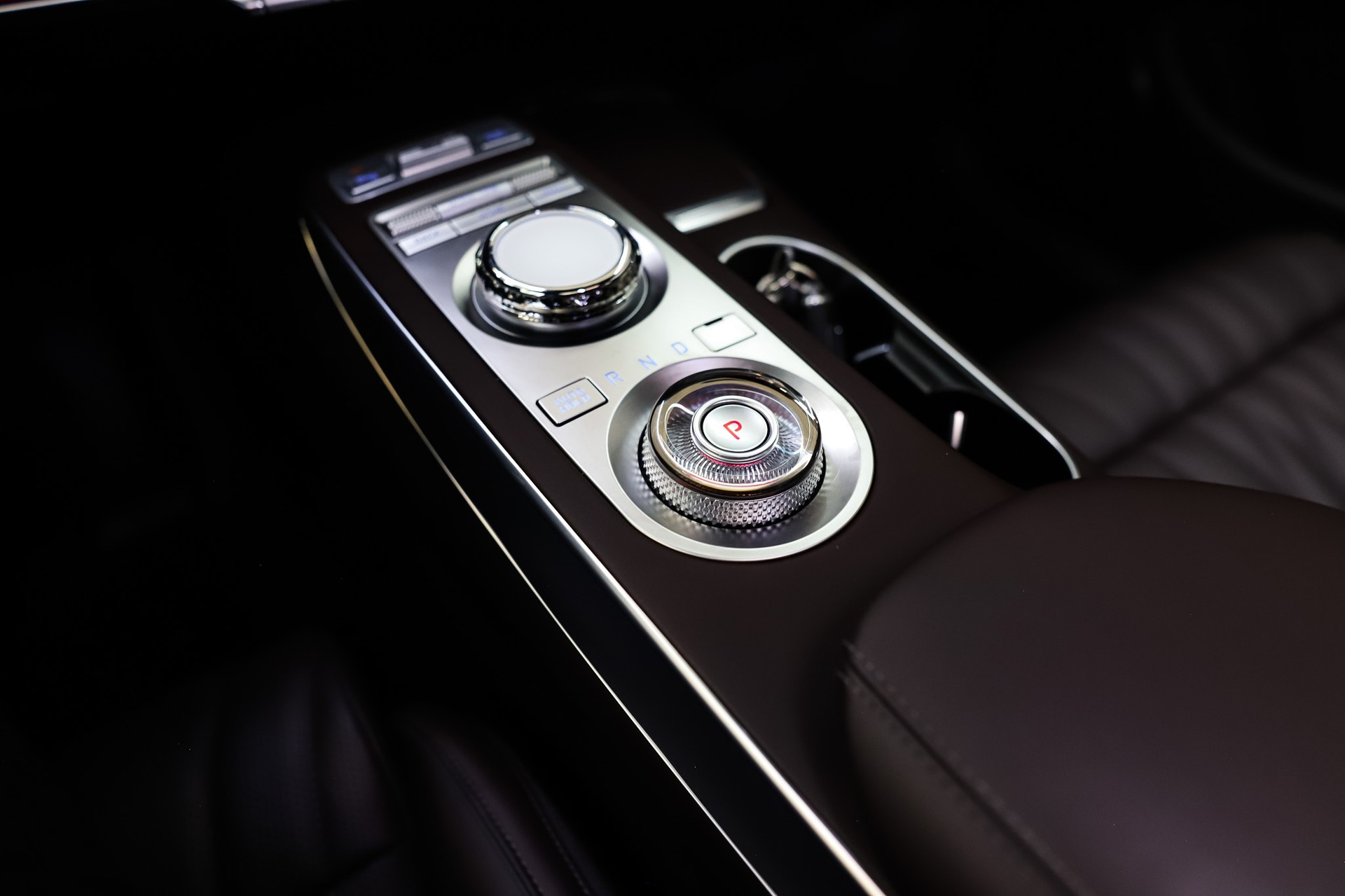 GENESIS GV70 2.5 TGDI Luxury AT8 AWD * Savile Silver*-image-14