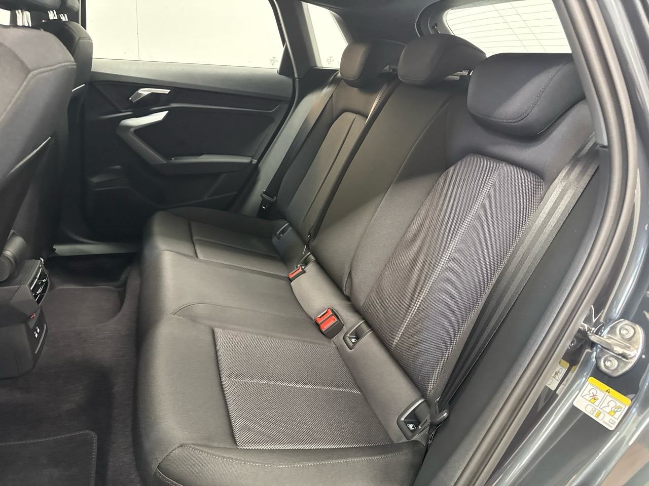 AUDI A3 Sportback 35 TFSI Attraction S-tronic-image-10