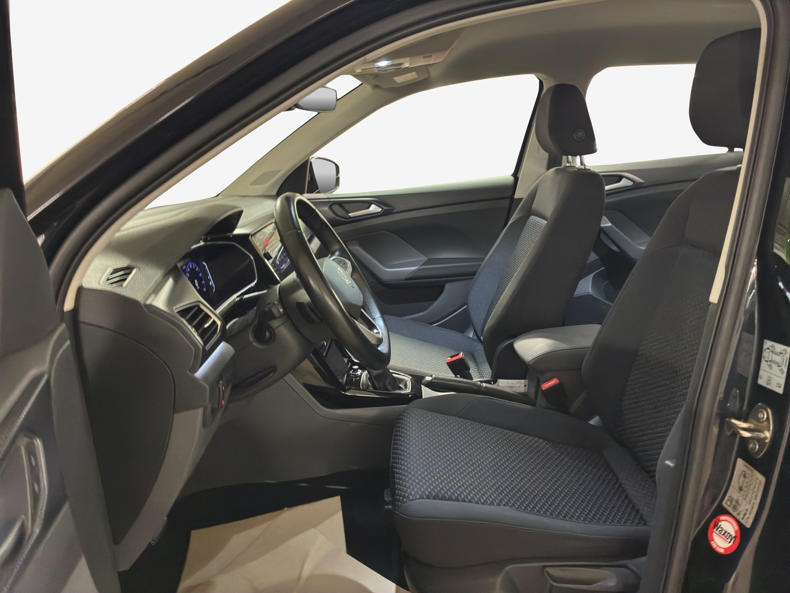 VW T-Cross 1.0 TSI Life Limited DSG-image-7