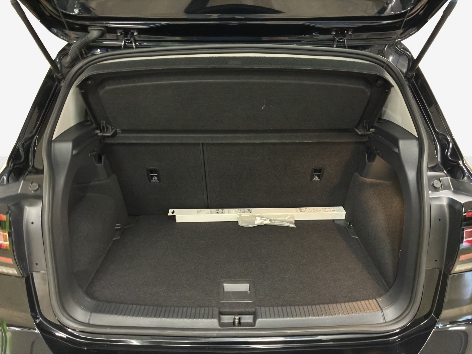 VW T-Cross 1.0 TSI Life Limited DSG-image-12