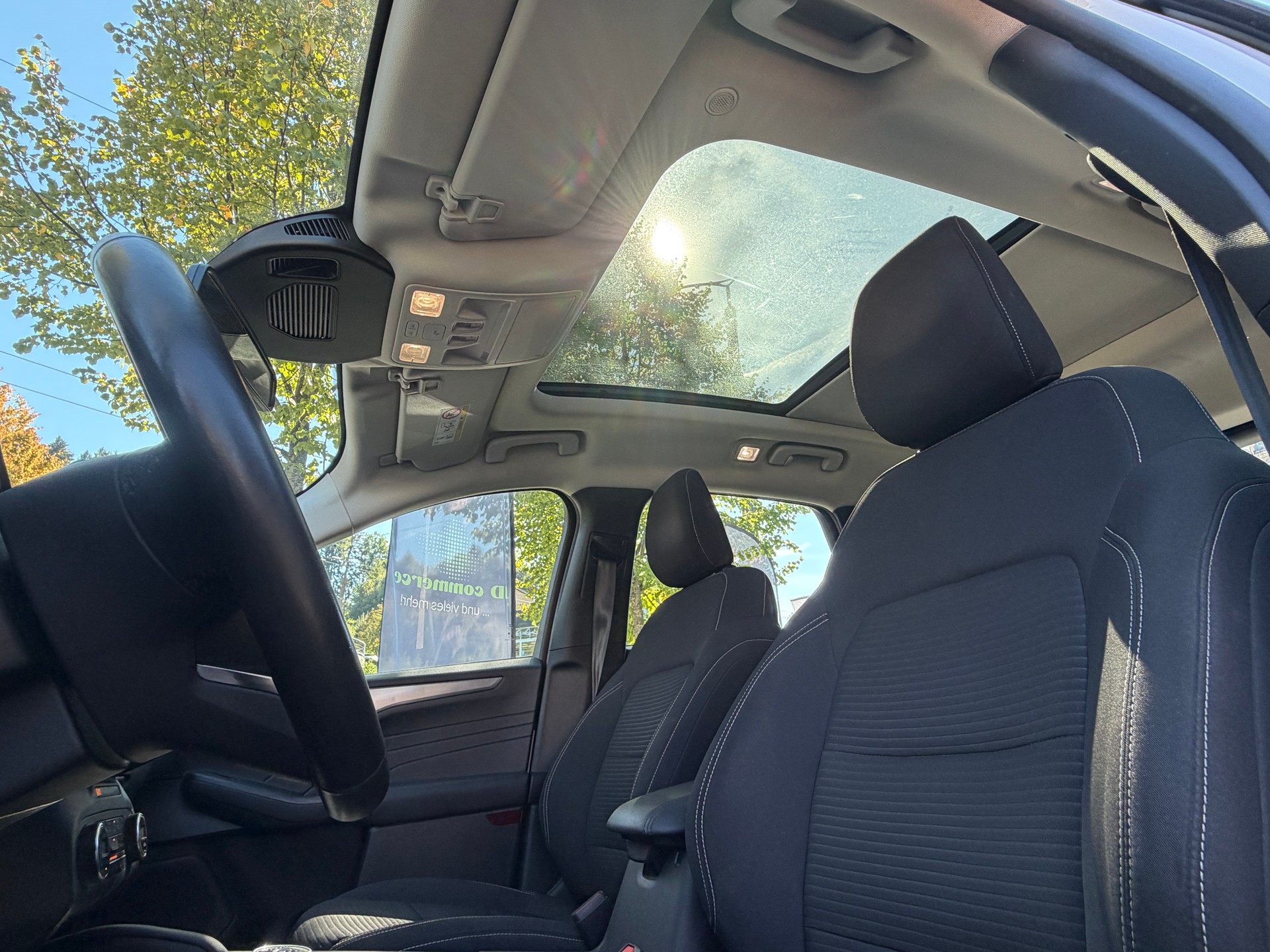 FORD Kuga 2.5 FHEV Titanium X 4WD-image-8