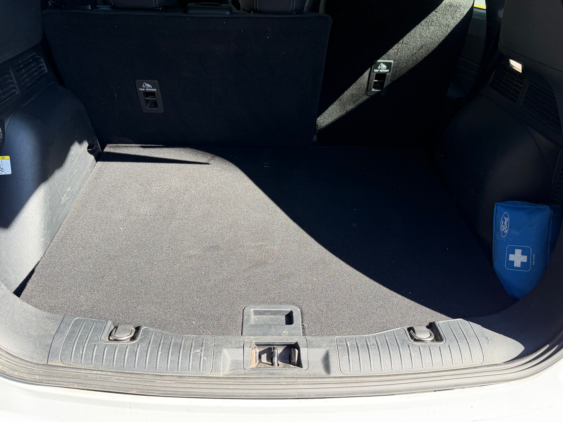 FORD Kuga 2.5 FHEV Titanium X 4WD-image-11