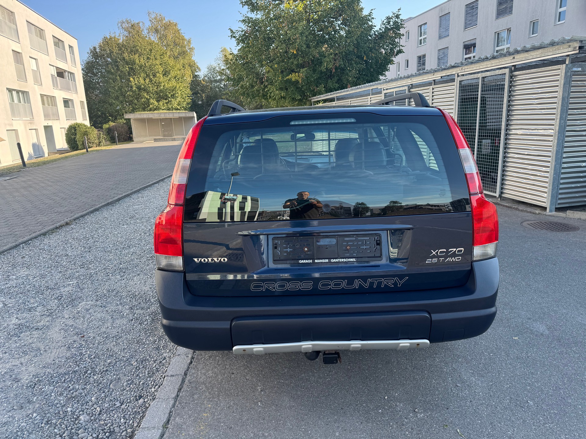 VOLVO XC70 2.5T AWD-image-4