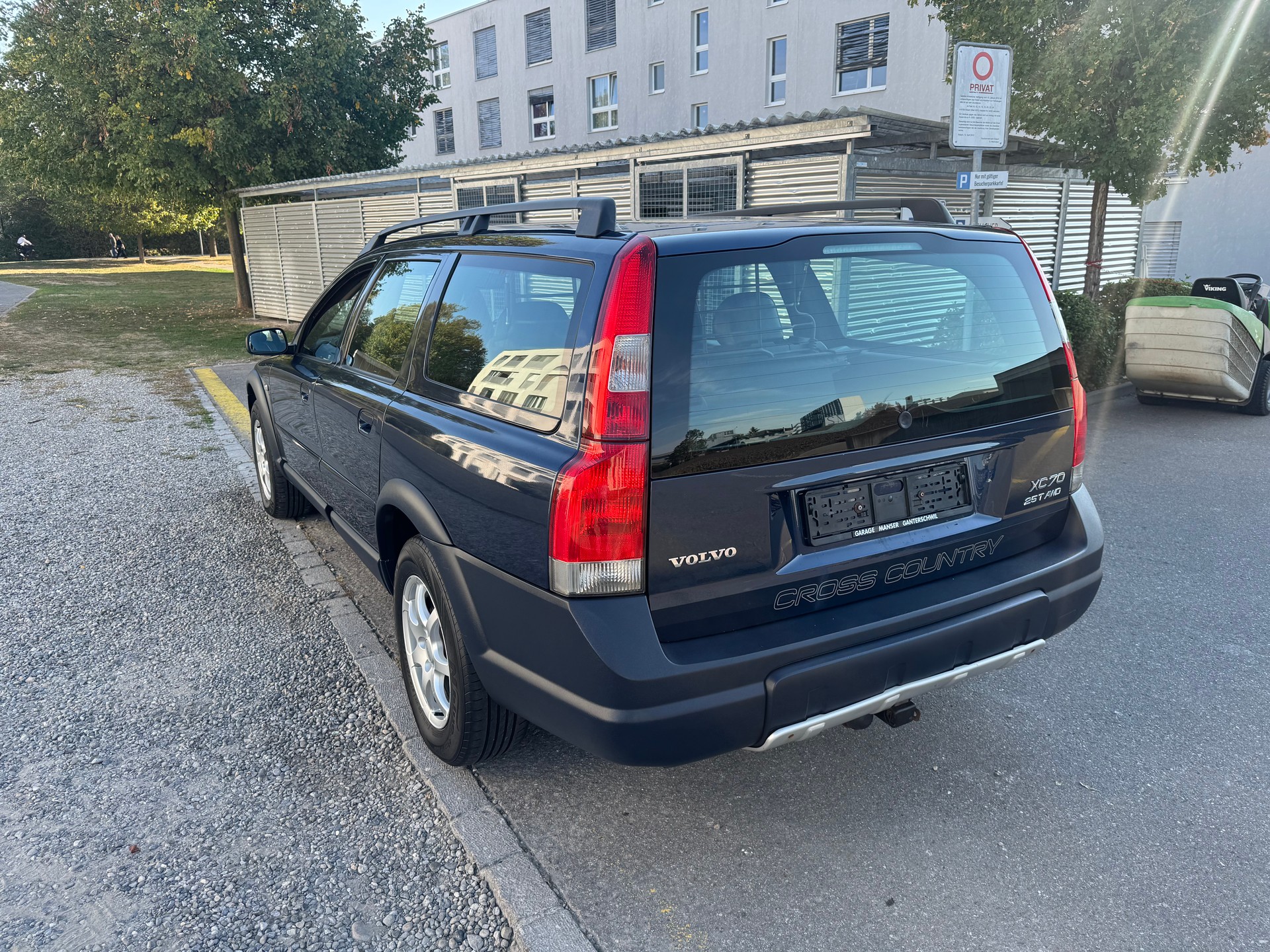 VOLVO XC70 2.5T AWD-image-7
