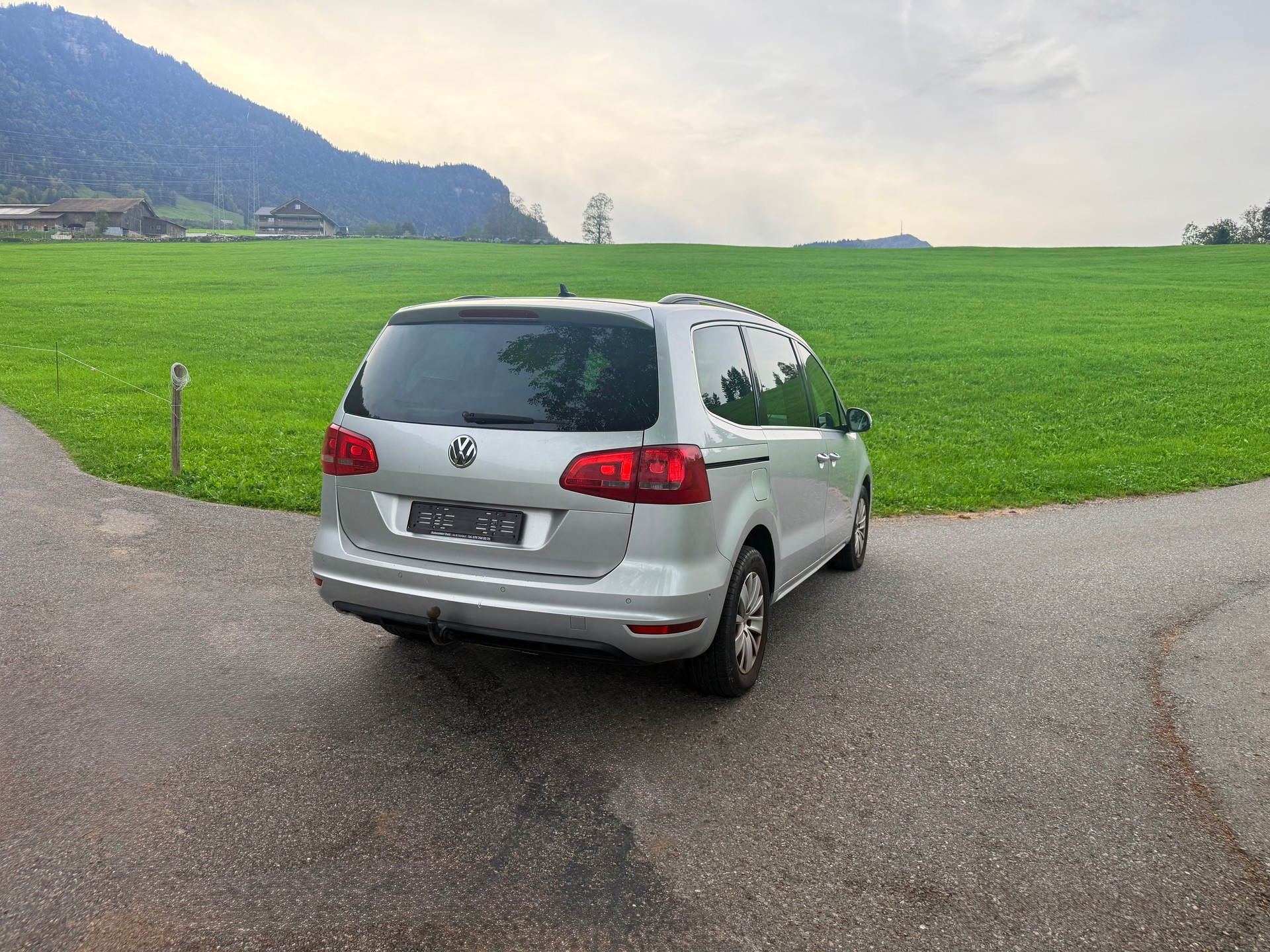VW Sharan 2.0 TDI BMT 65th Edition DSG-image-4