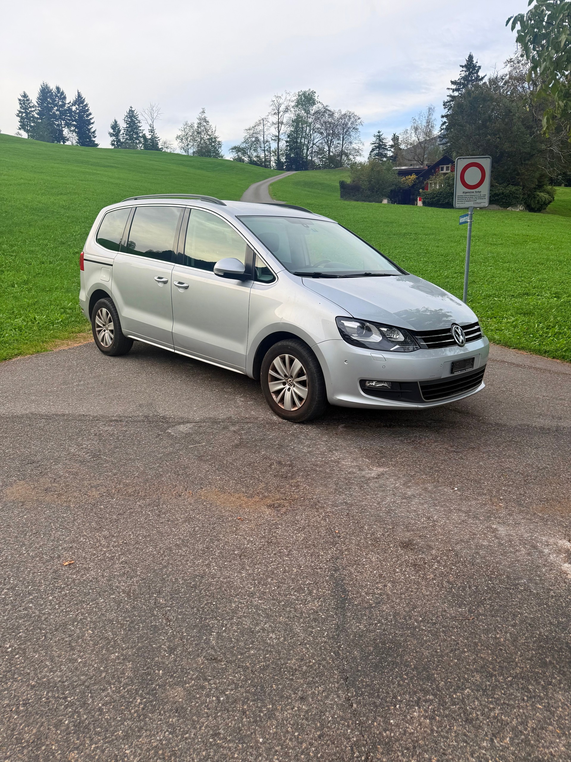 VW Sharan 2.0 TDI BMT 65th Edition DSG-image-6
