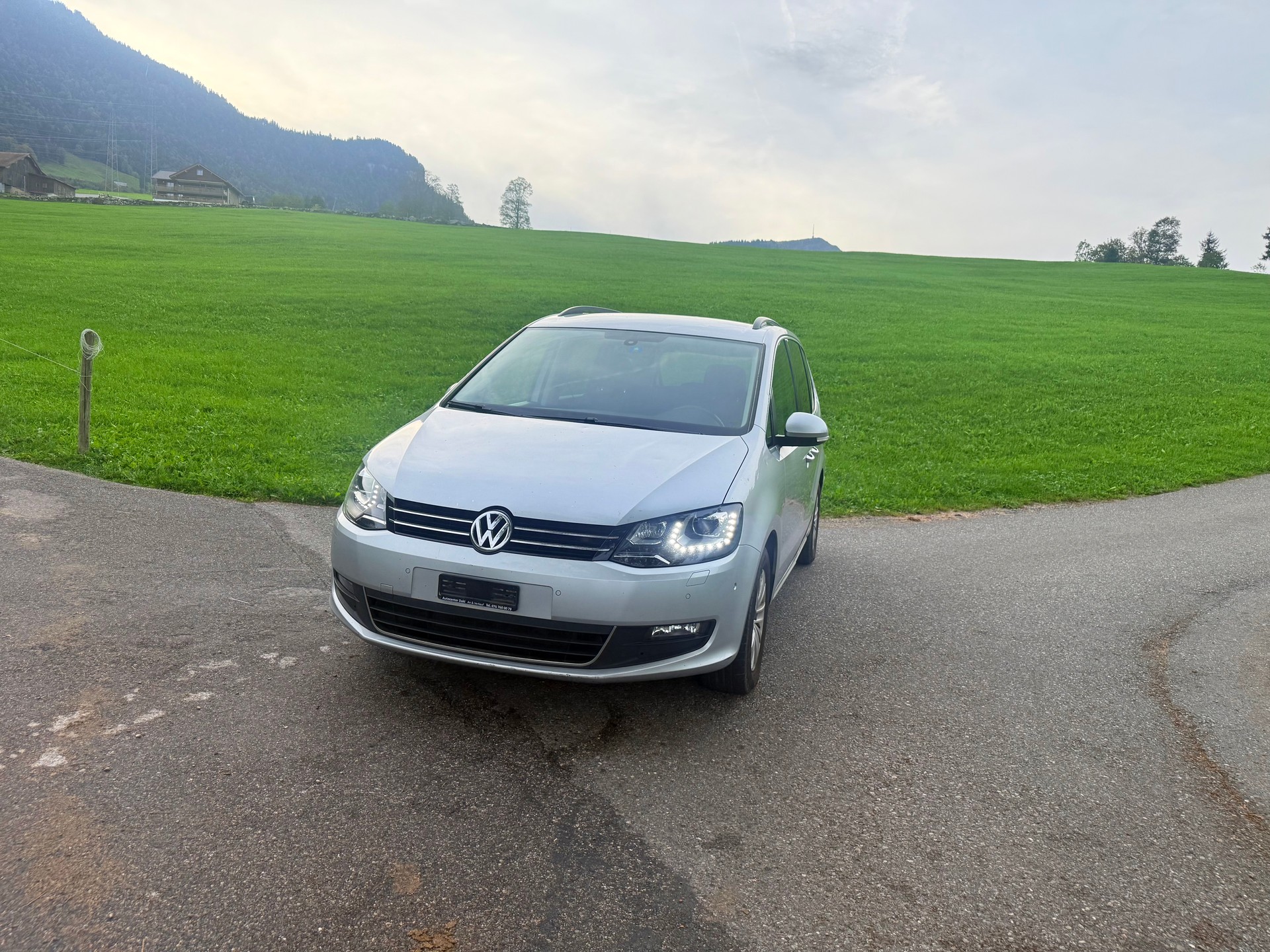 VW Sharan 2.0 TDI BMT 65th Edition DSG-image-9