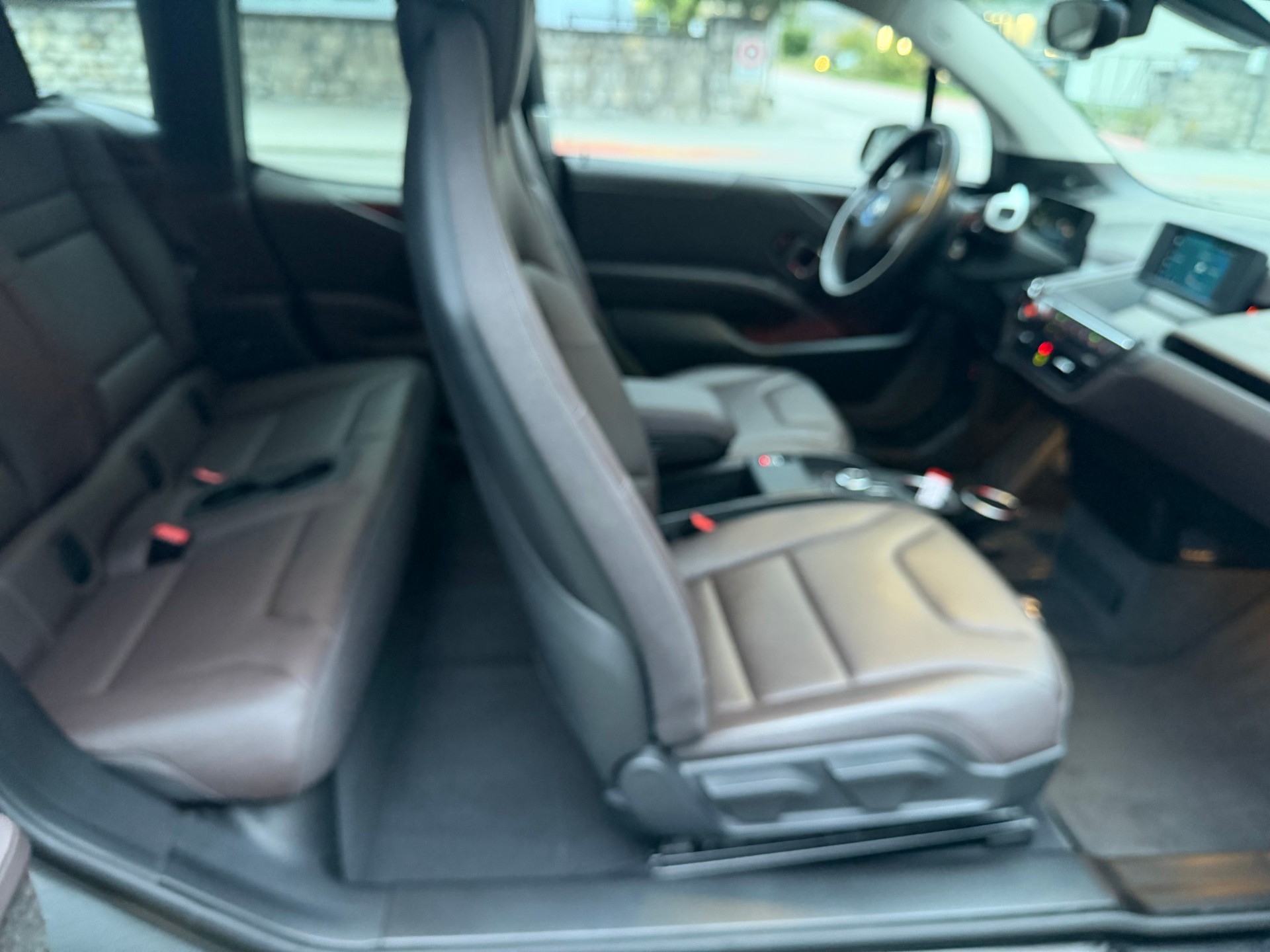 BMW i3s (120Ah) Fleet Edition-image-23
