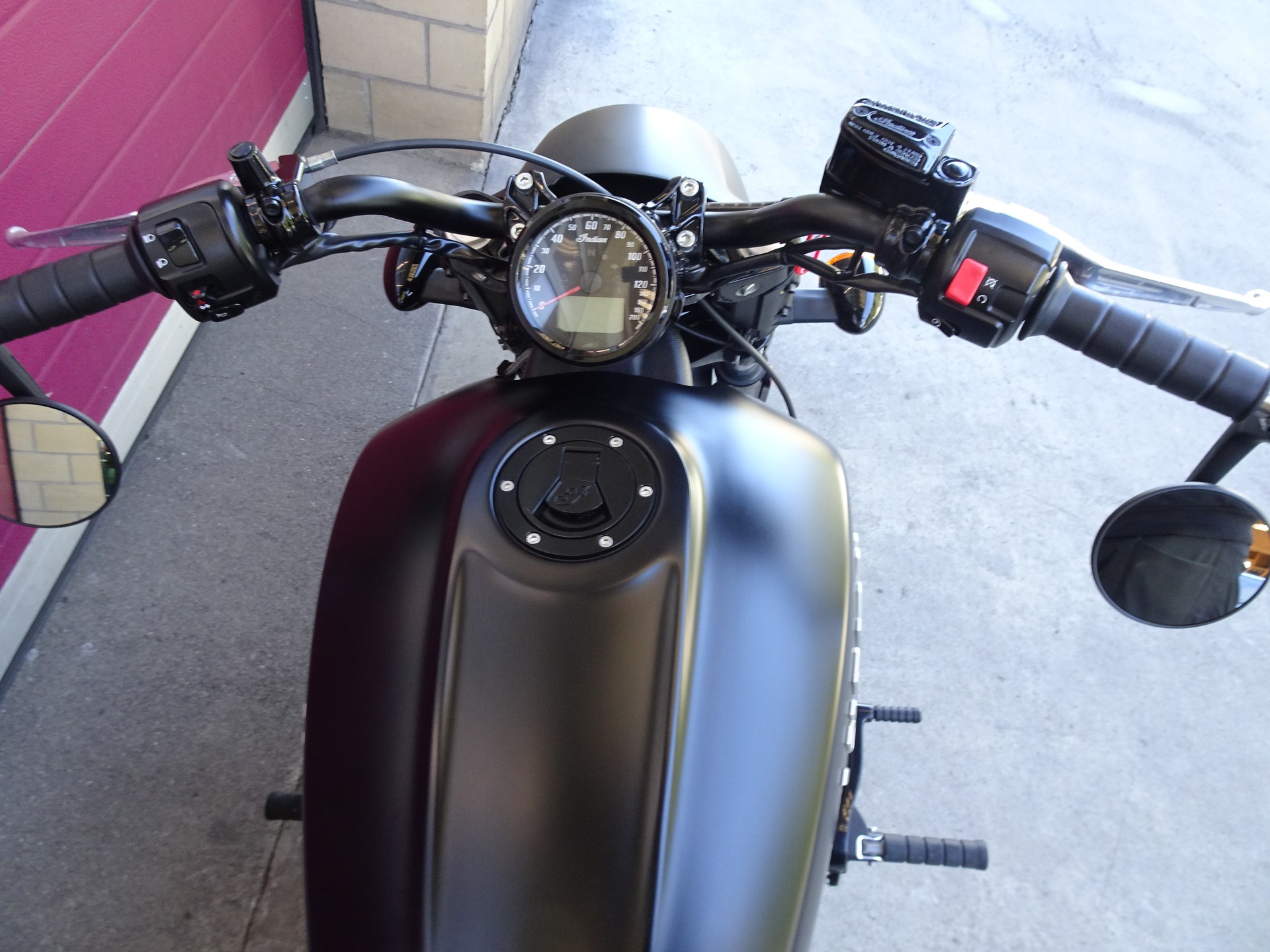 INDIAN Scout Bobber ABS-image-5