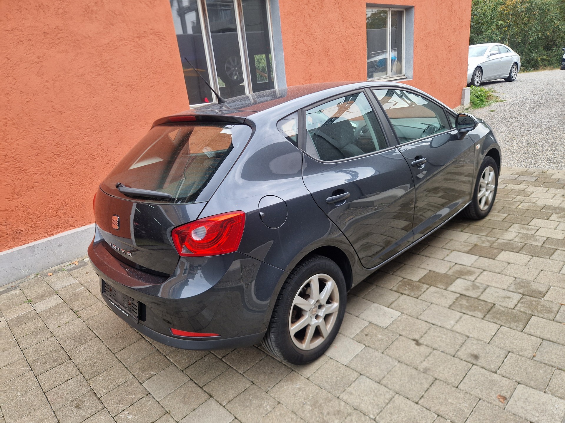SEAT Ibiza 1.6 Style-image-3