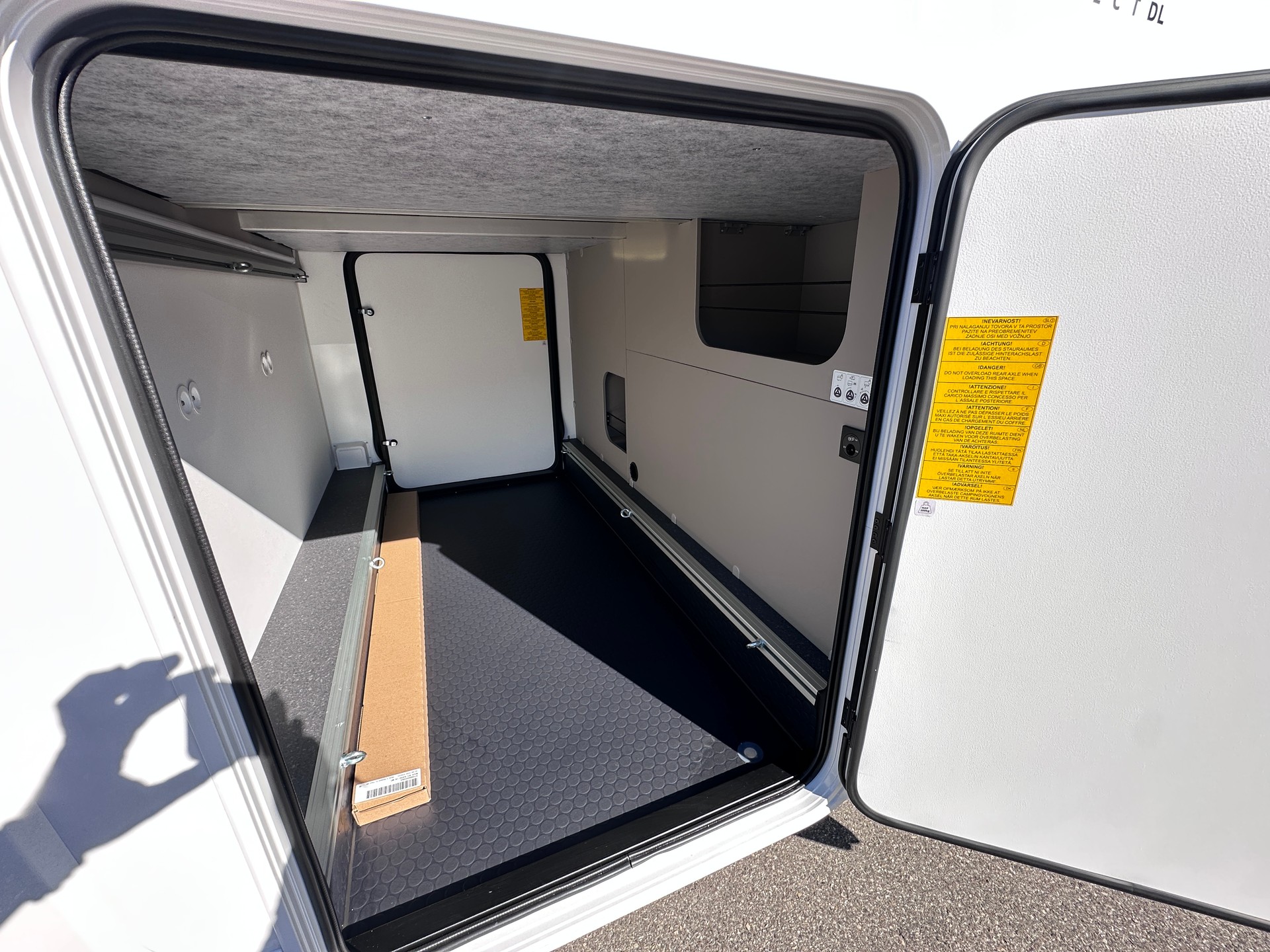 ADRIA Compact Select DL Swiss Edition-image-16