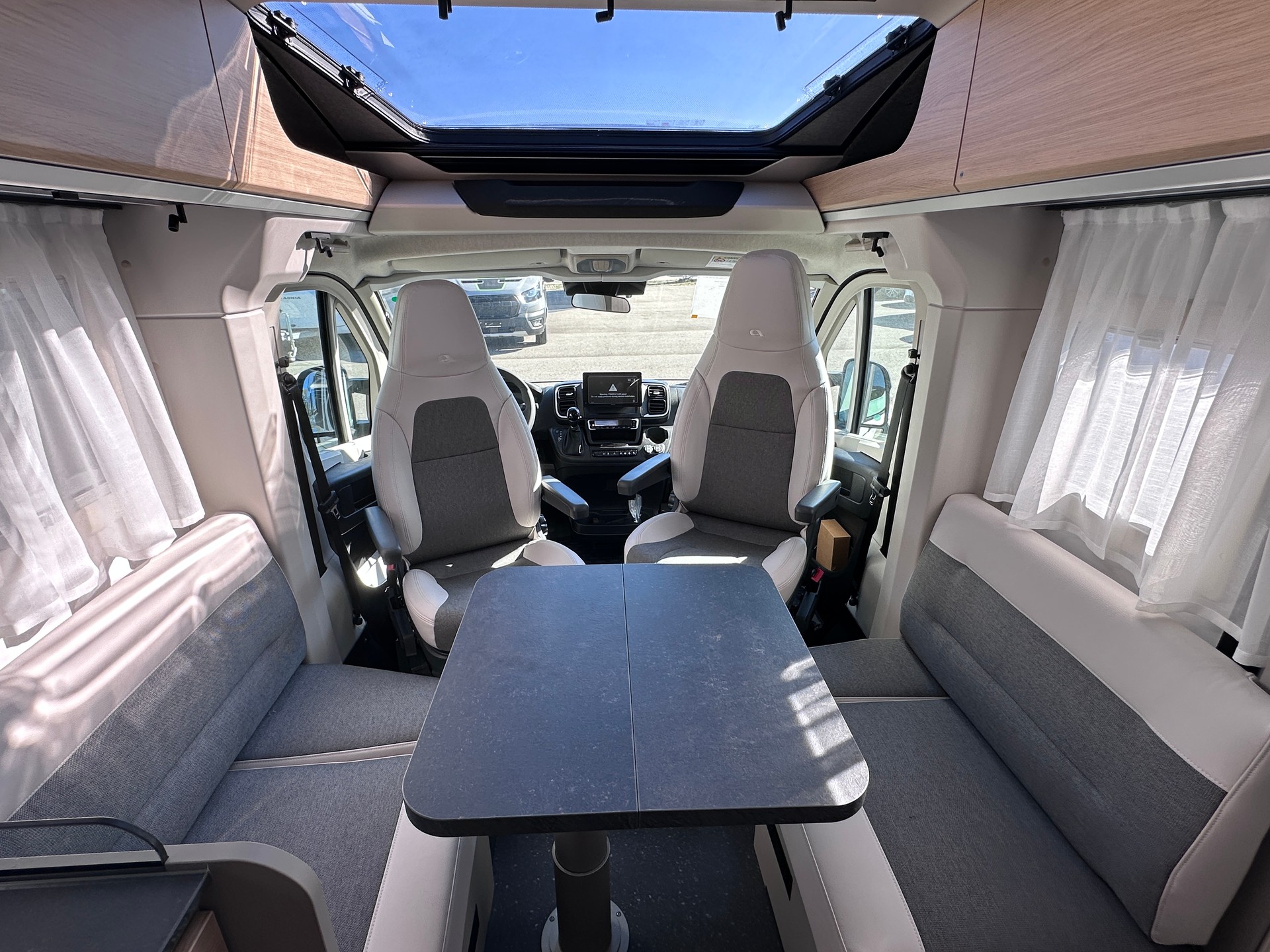 ADRIA Compact Select DL Swiss Edition-image-9