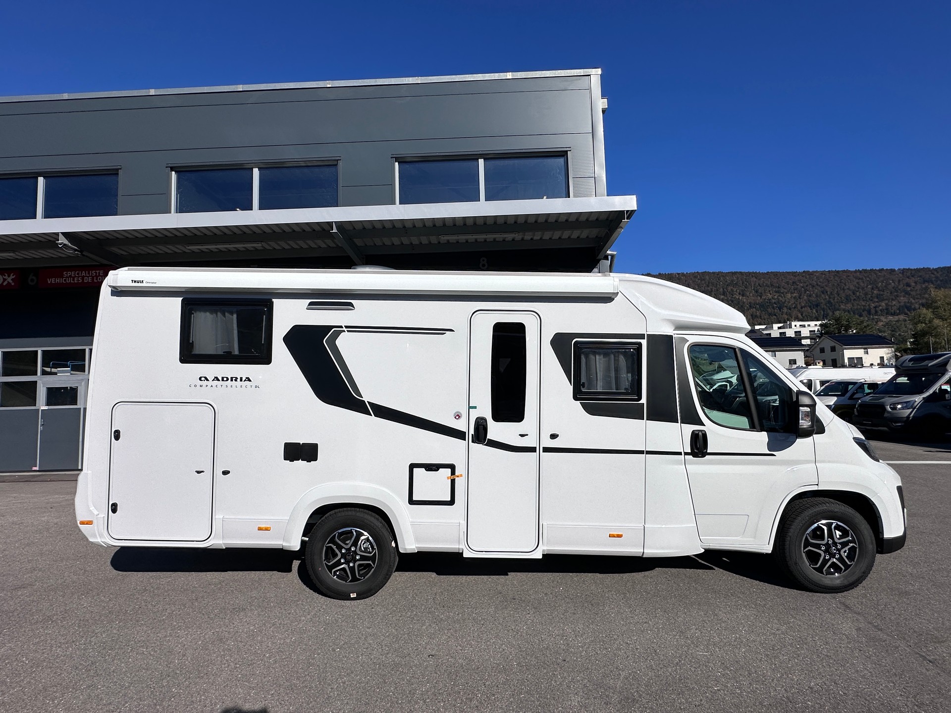 ADRIA Compact Select DL Swiss Edition-image-1