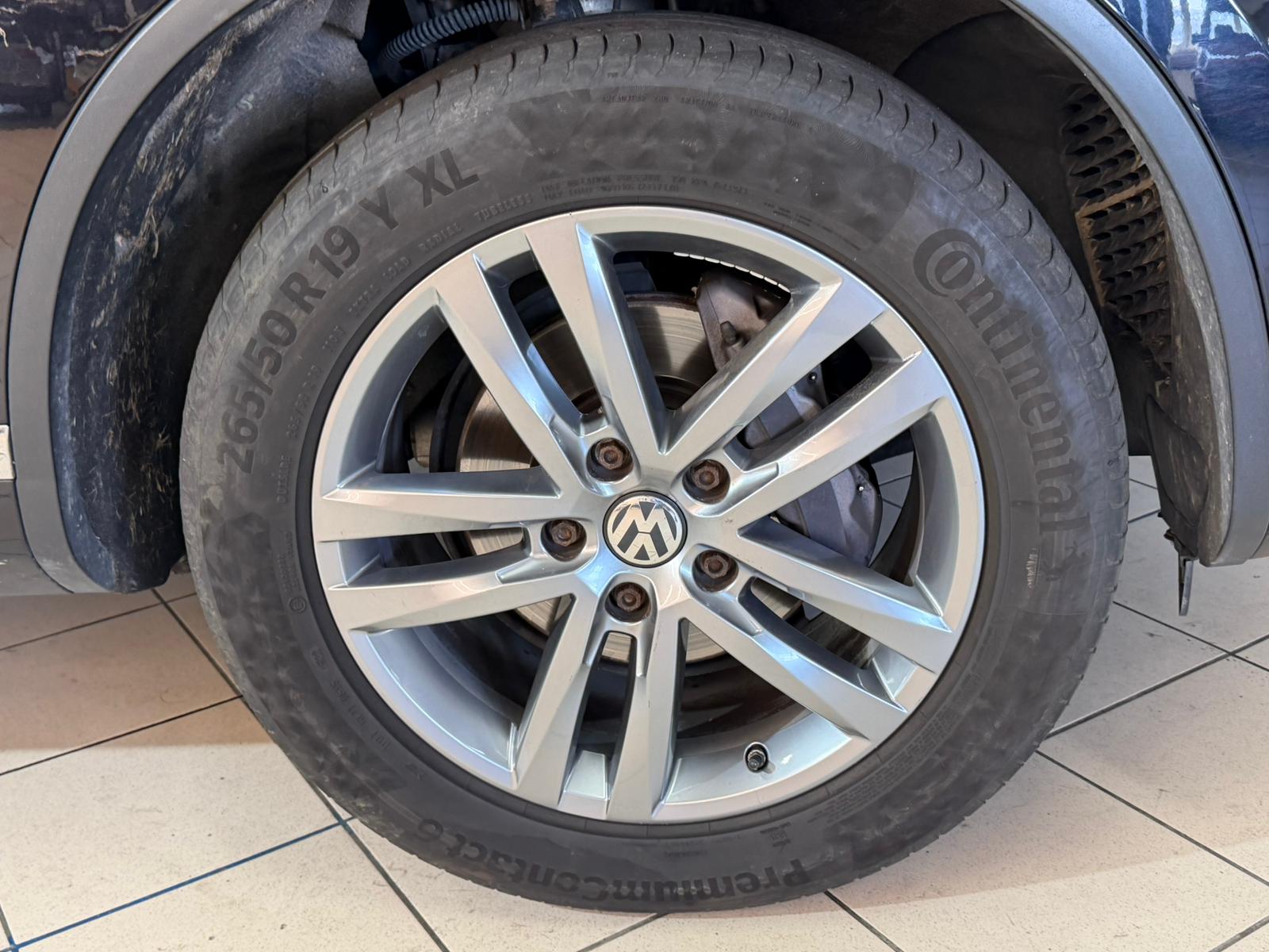 VW Touareg 3.0 TDI BlueMotion Technology Tiptronic-image-5