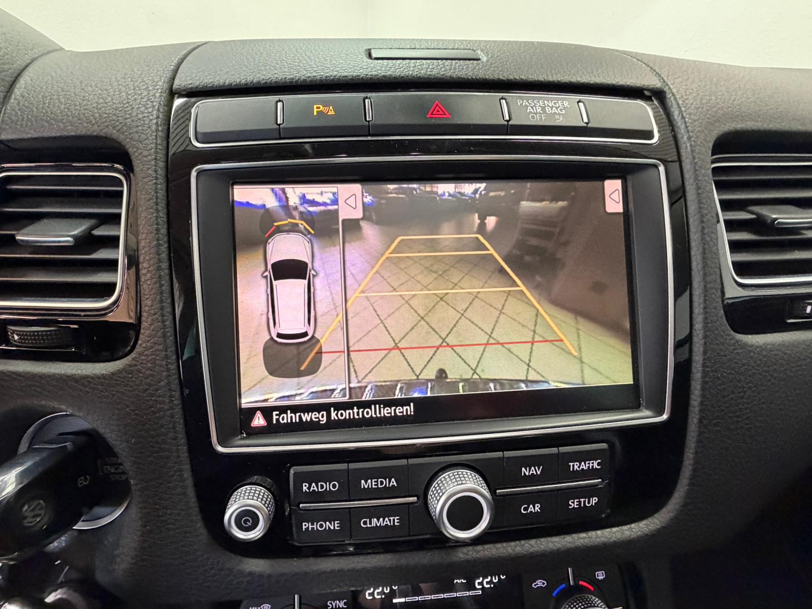 VW Touareg 3.0 TDI BlueMotion Technology Tiptronic-image-13