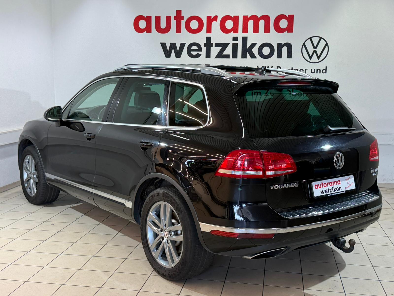 VW Touareg 3.0 TDI BlueMotion Technology Tiptronic-image-2