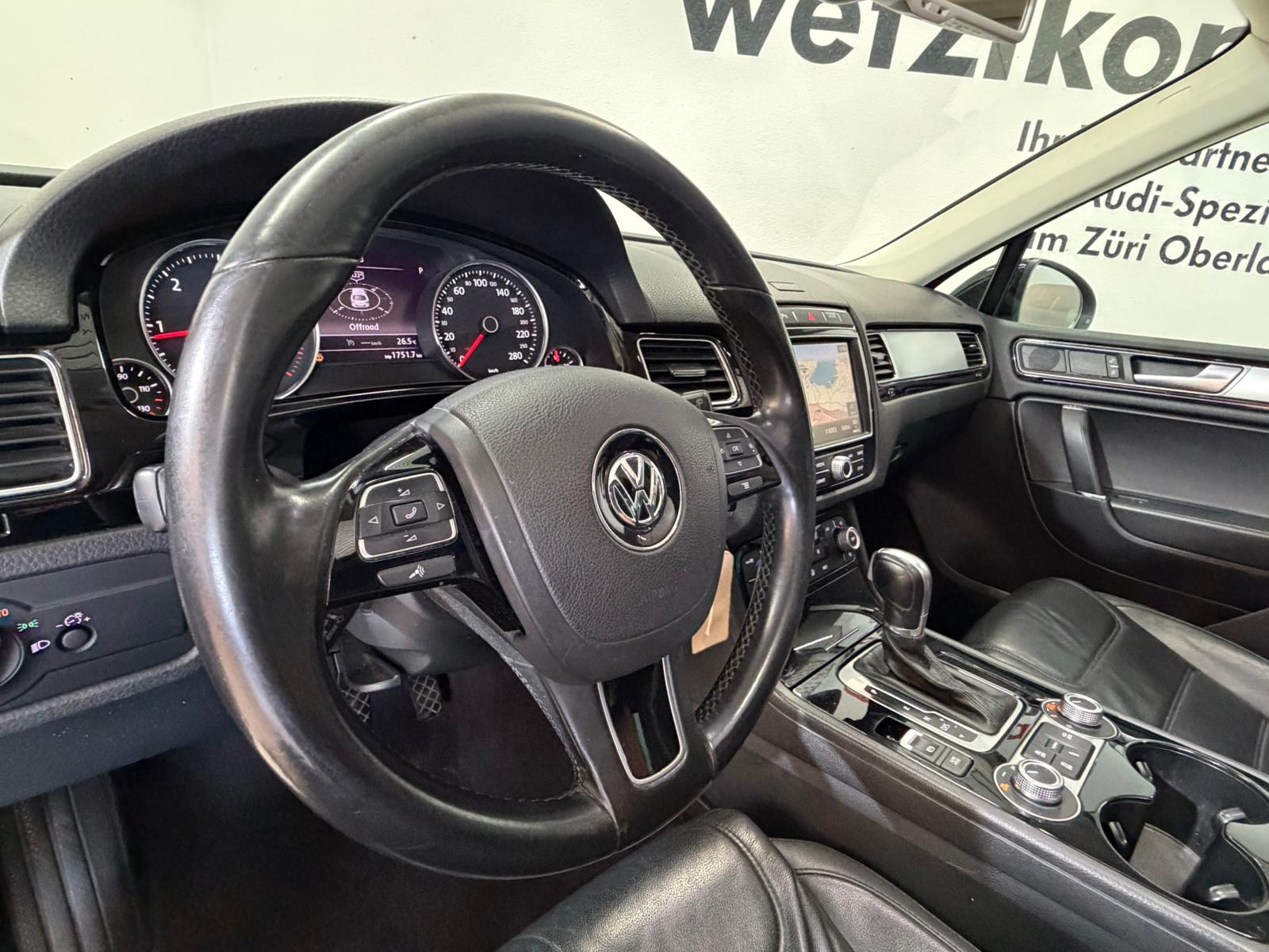 VW Touareg 3.0 TDI BlueMotion Technology Tiptronic-image-6